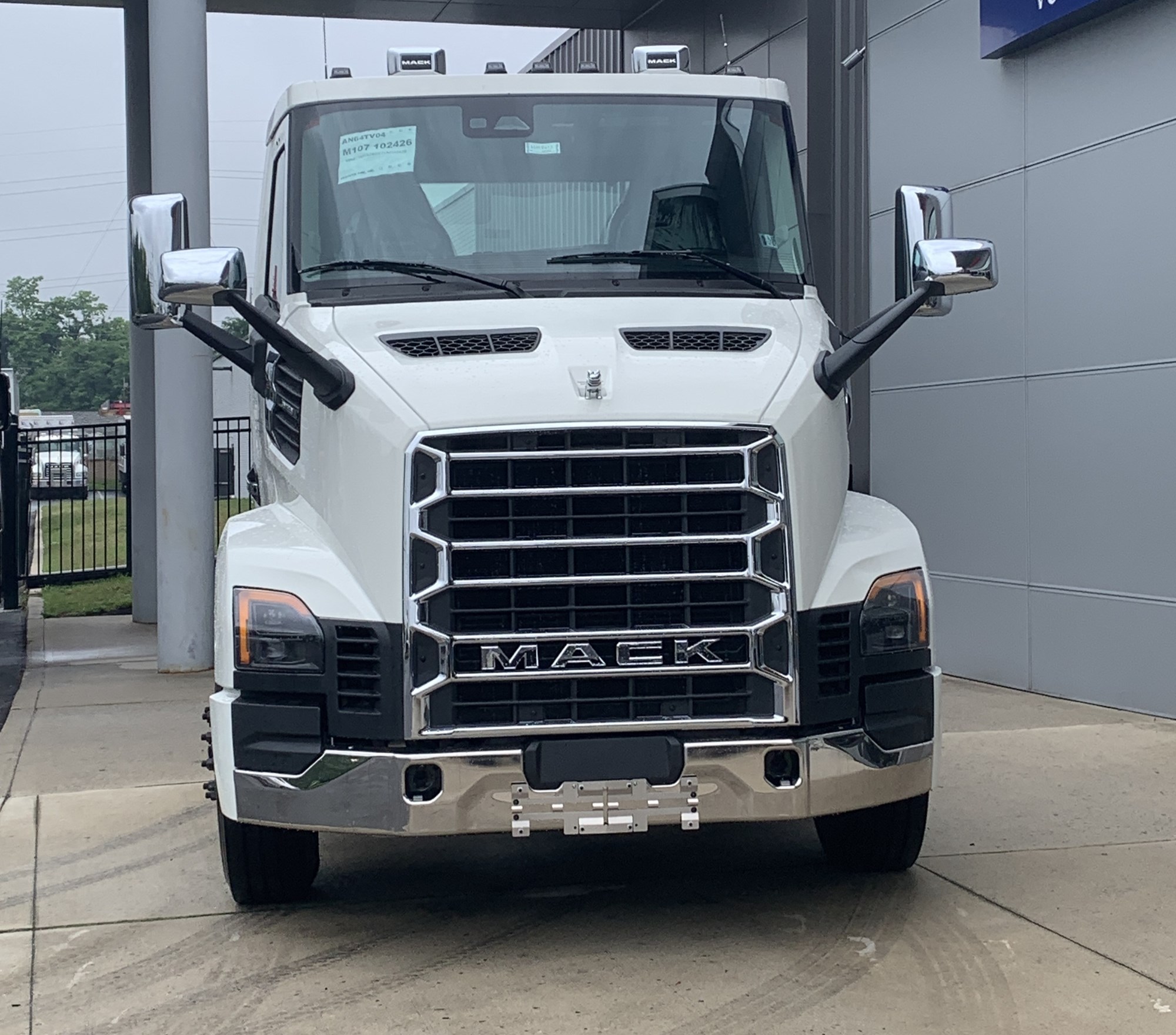 2027 MACK ANTHEM GEN2 64T 1101386-01 2027 MACK ANTHEM GEN2 64T 1101386-01