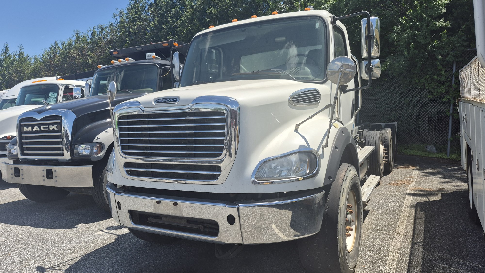 2012 FREIGHTLINER M2 2012 FREIGHTLINER M2 - image 1 of 6