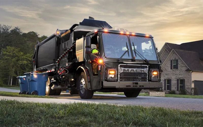 Mack LR Electric Mack LR Electric - image 4 of 5