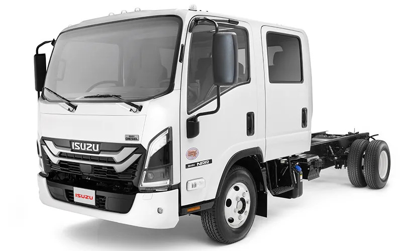Isuzu NRR Diesel Crew Cab Isuzu NRR Diesel Crew Cab - image 1 of 3
