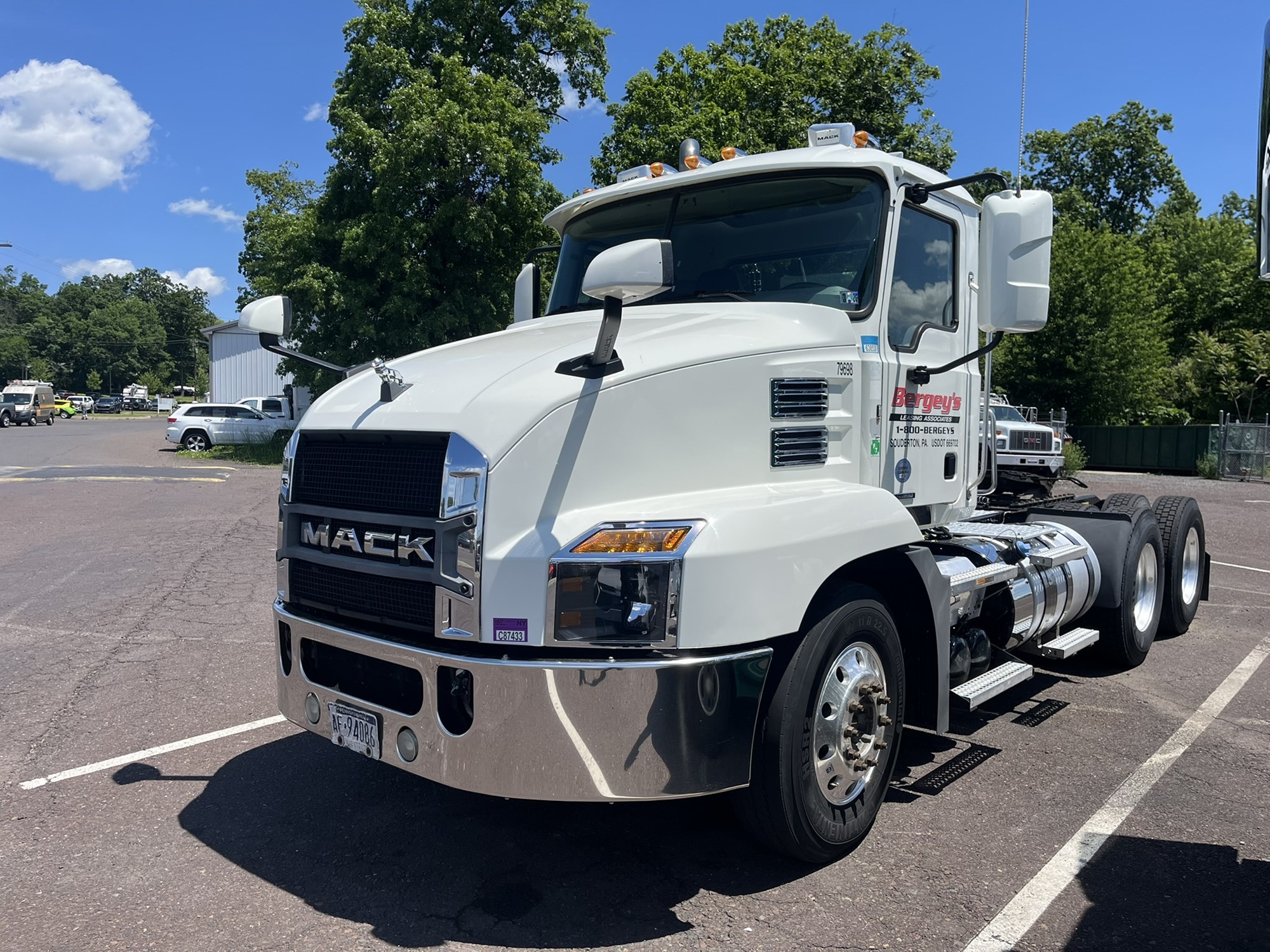 2019 MACK AN64T 2019 MACK AN64T - image 1 of 6