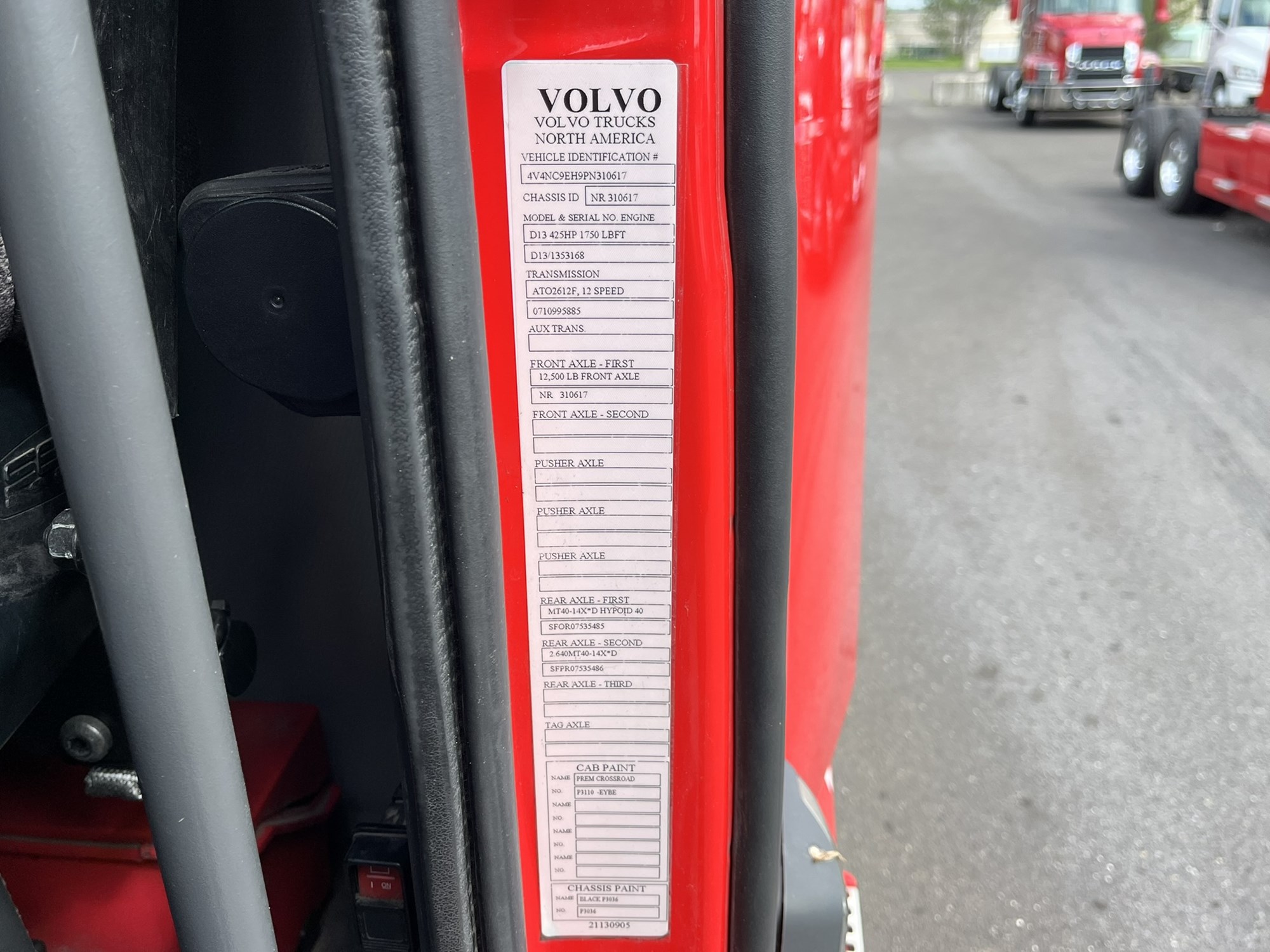 2023 VOLVO VNL64T N 1001334-13 2023 VOLVO VNL64T N 1001334-13