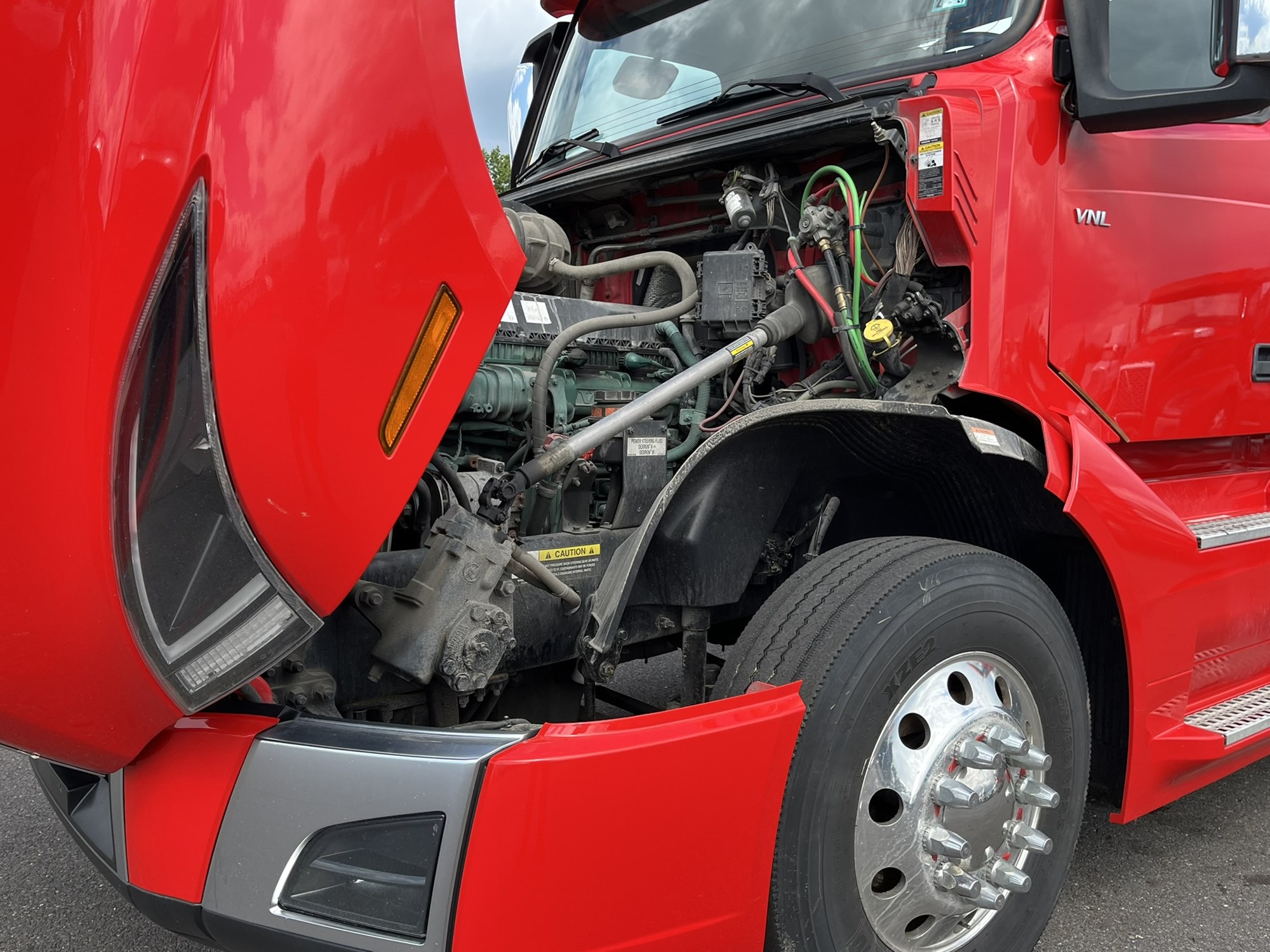 2023 VOLVO VNL64T N 1001334-14 2023 VOLVO VNL64T N 1001334-14