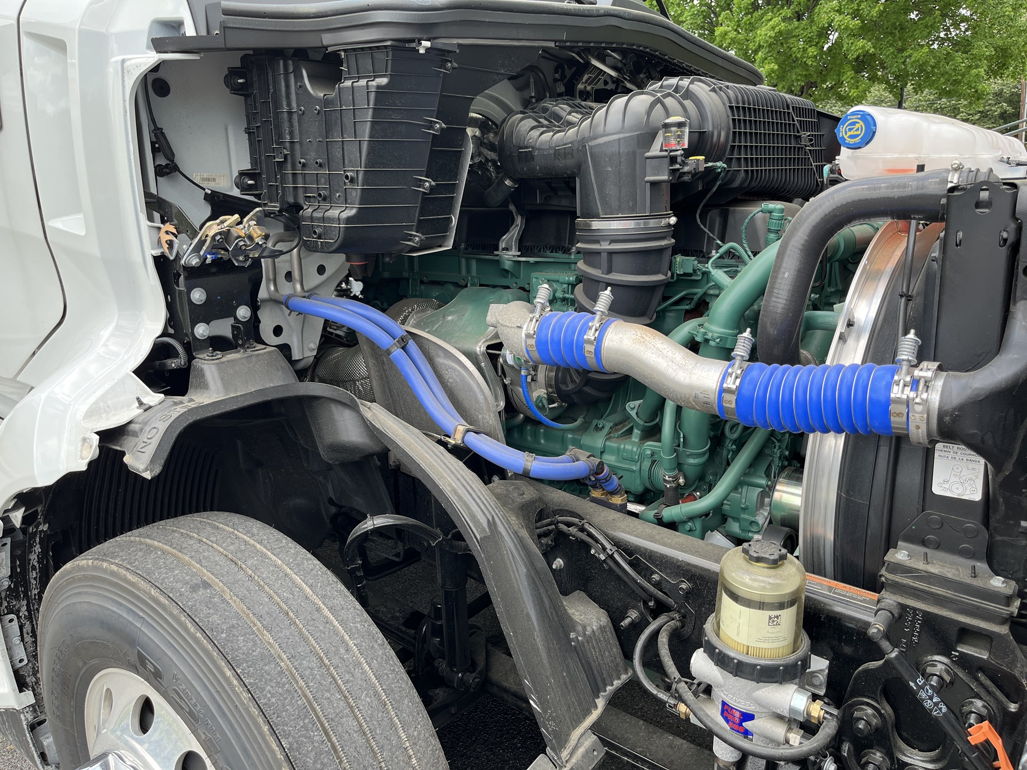 2025 VOLVO New VNL64T300 1065395-11 2025 VOLVO New VNL64T300 1065395-11