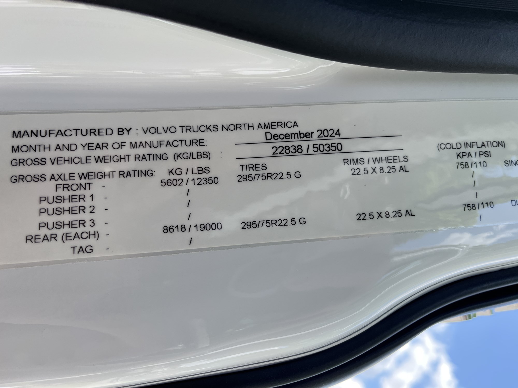 2025 VOLVO New VNL64T300 1065395-18 2025 VOLVO New VNL64T300 1065395-18