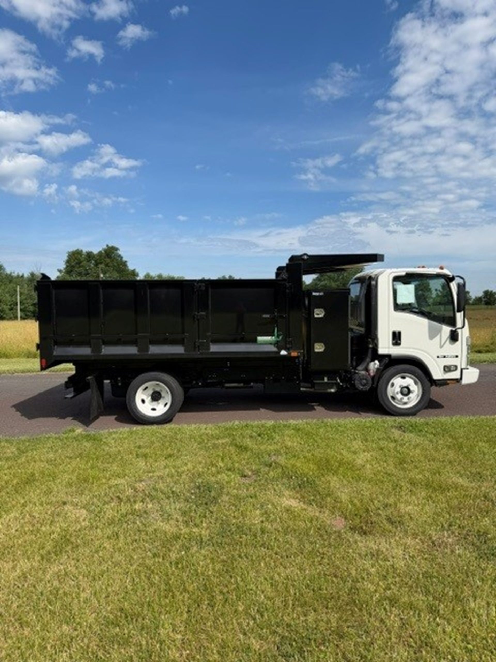2025 Isuzu NRR GAS 2025 Isuzu NRR GAS - image 5 of 6