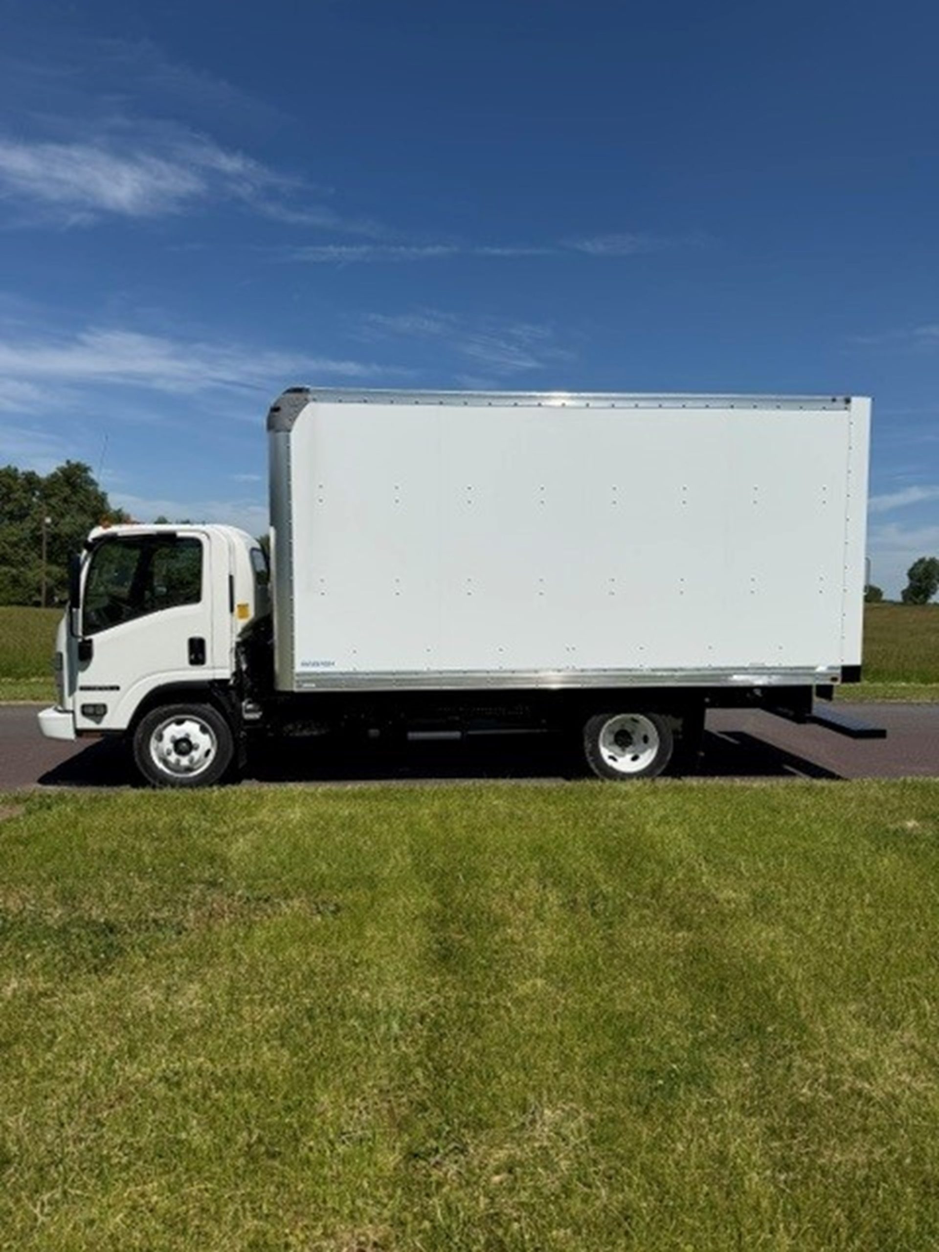 2026 Isuzu NPR/NPR-HD 2026 Isuzu NPR/NPR-HD - image 2 of 6