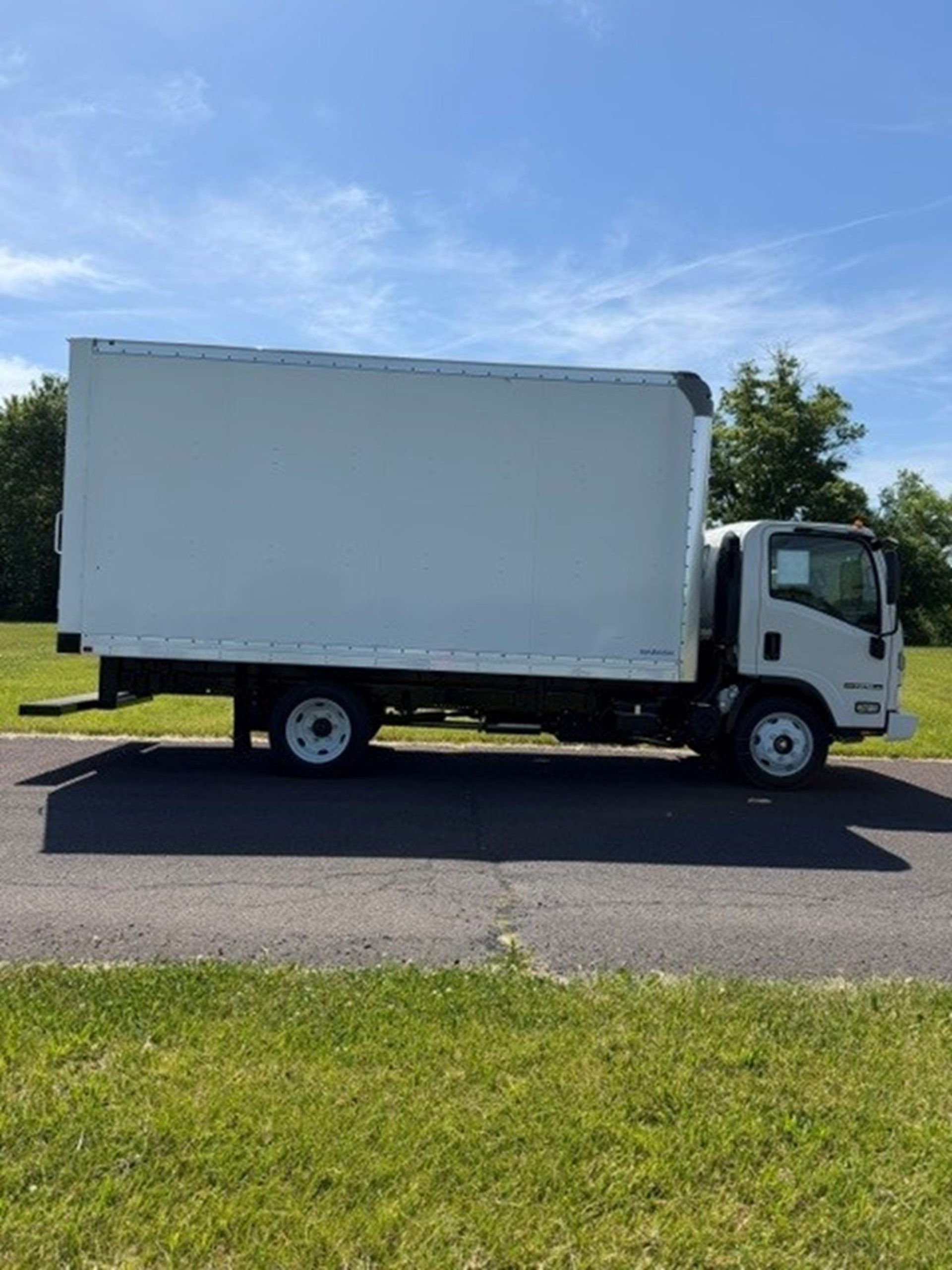 2026 Isuzu NPR/NPR-HD 2026 Isuzu NPR/NPR-HD - image 4 of 6