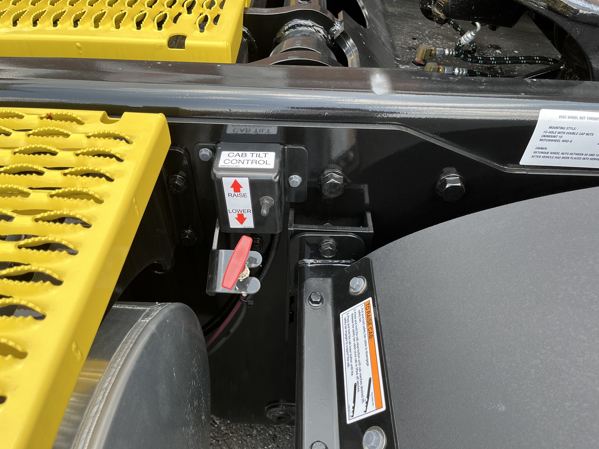 2027 AUTOCAR ACTT42 1116474-10 2027 AUTOCAR ACTT42 1116474-10