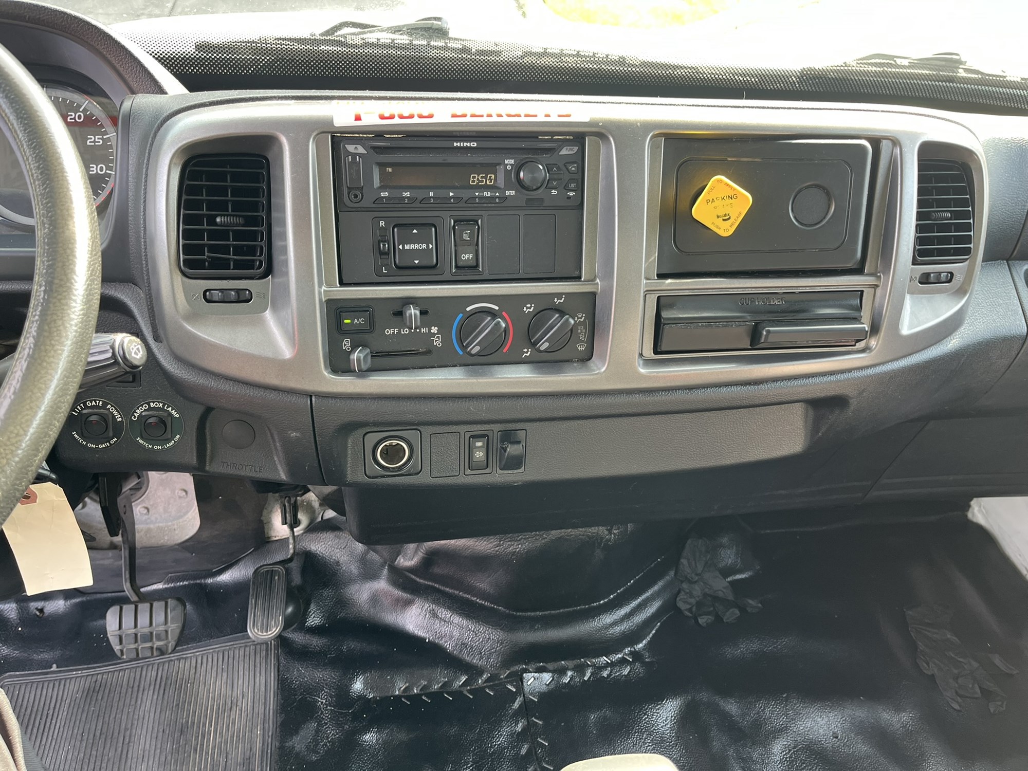 2020 HINO 268A 1000018-11 2020 HINO 268A 1000018-11