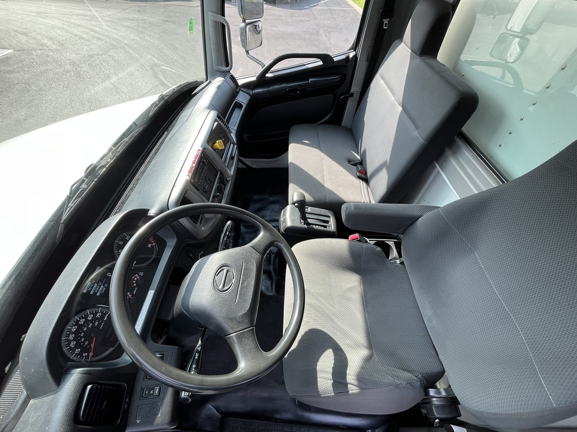 2020 HINO 268A 1000018-12 2020 HINO 268A 1000018-12