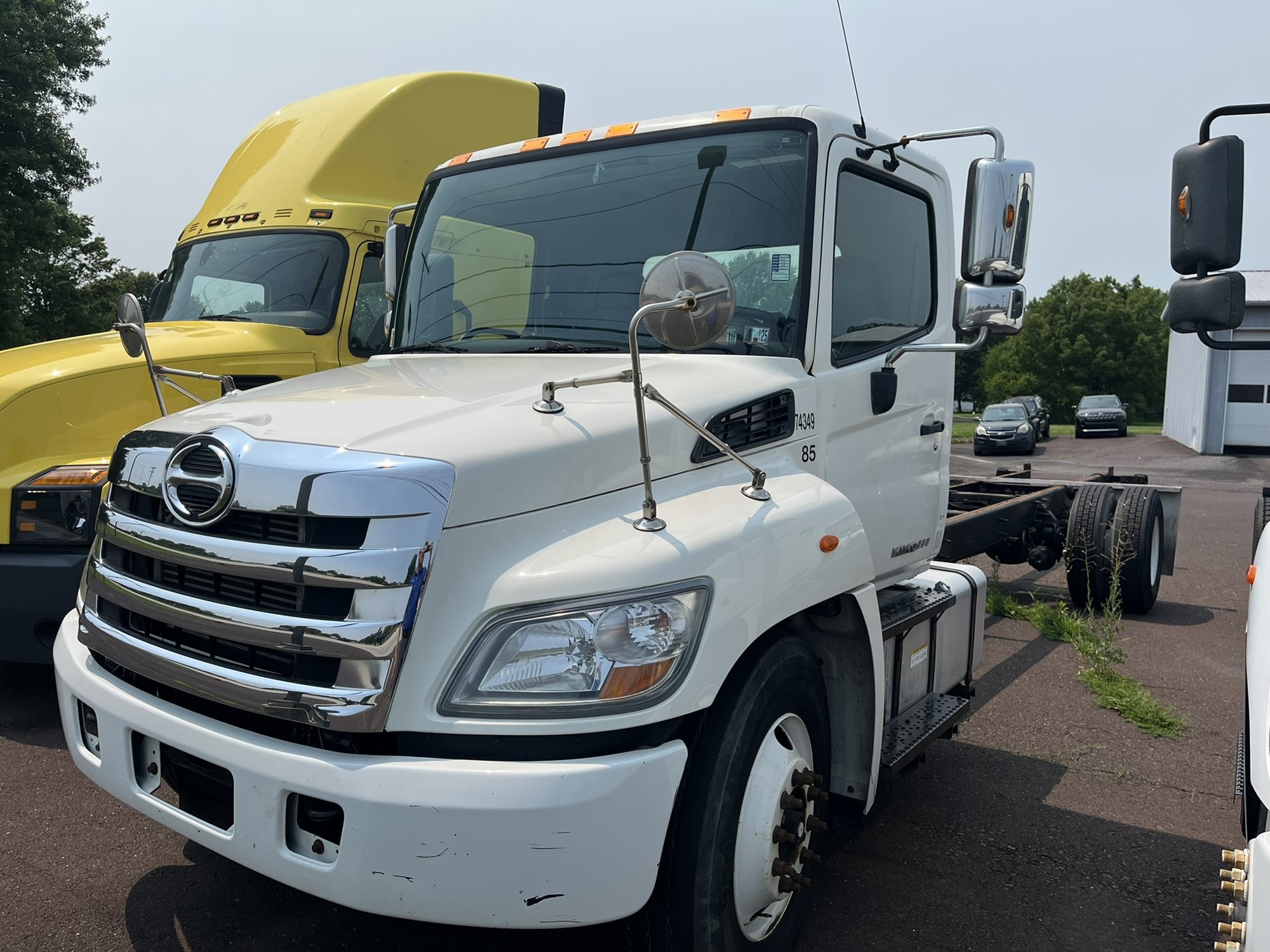 2014 HINO 338 2014 HINO 338 - image 1 of 6