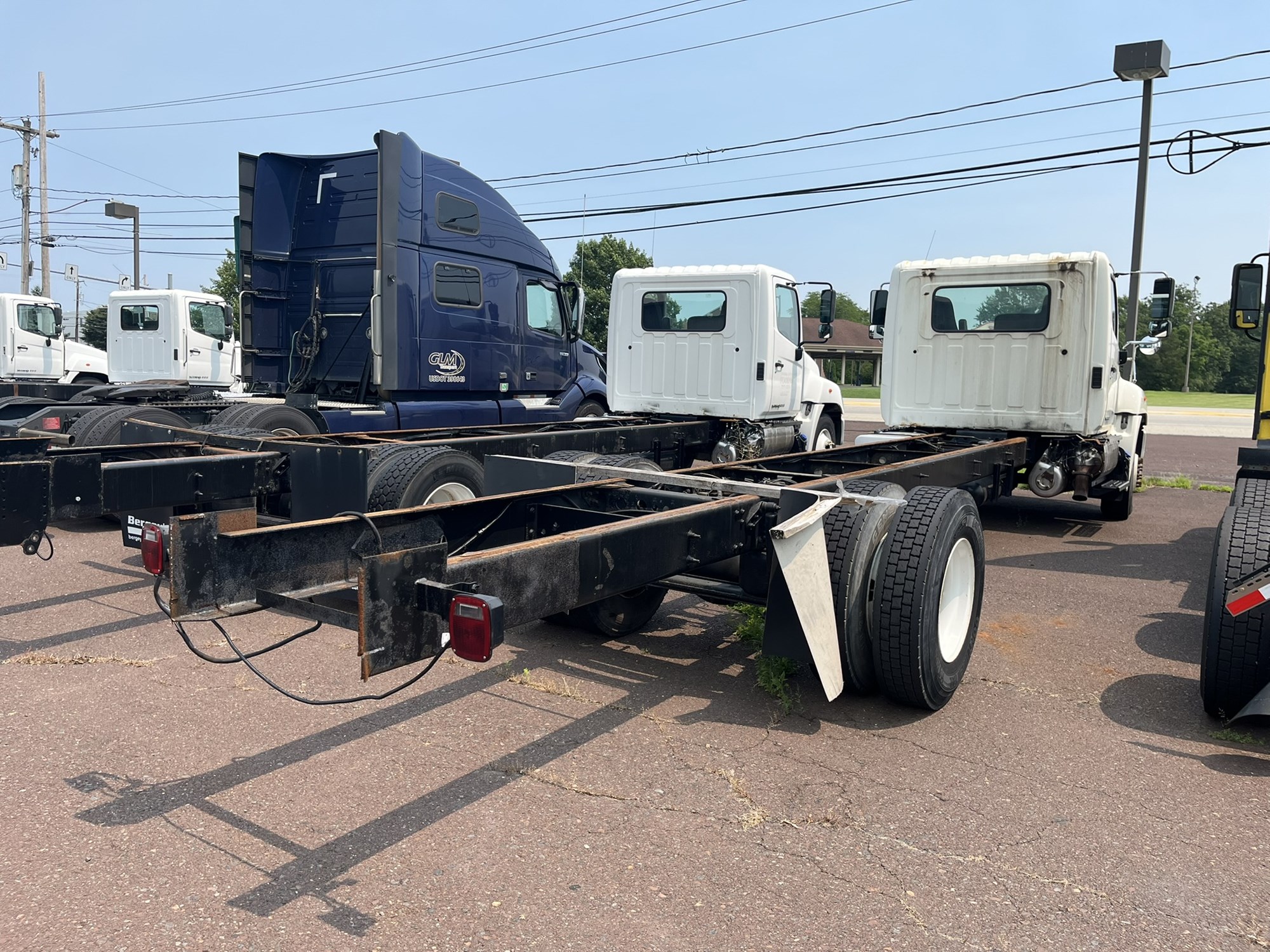 2014 HINO 338 2014 HINO 338 - image 3 of 6