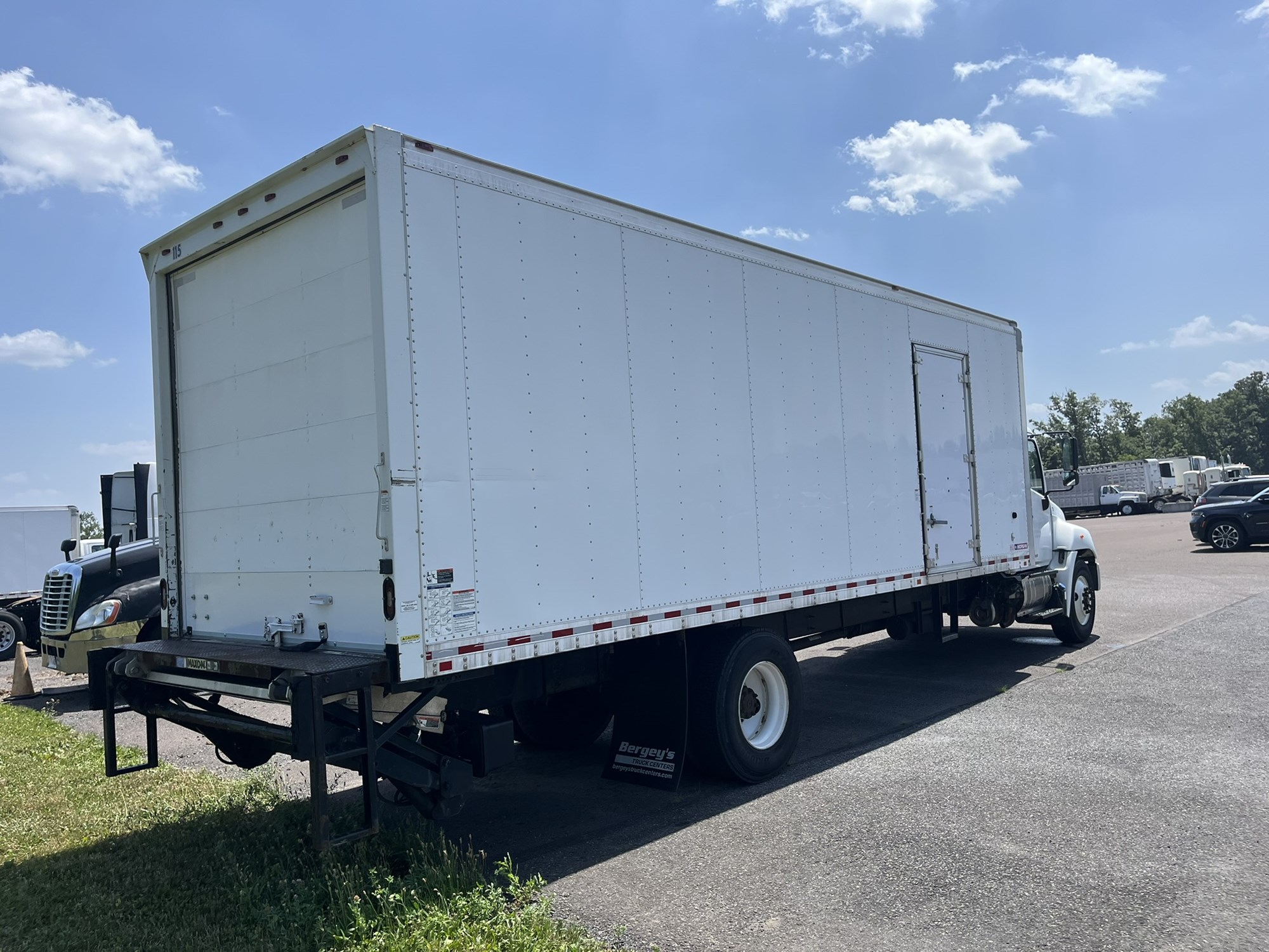 2017 HINO 338 1000472-04 2017 HINO 338 1000472-04