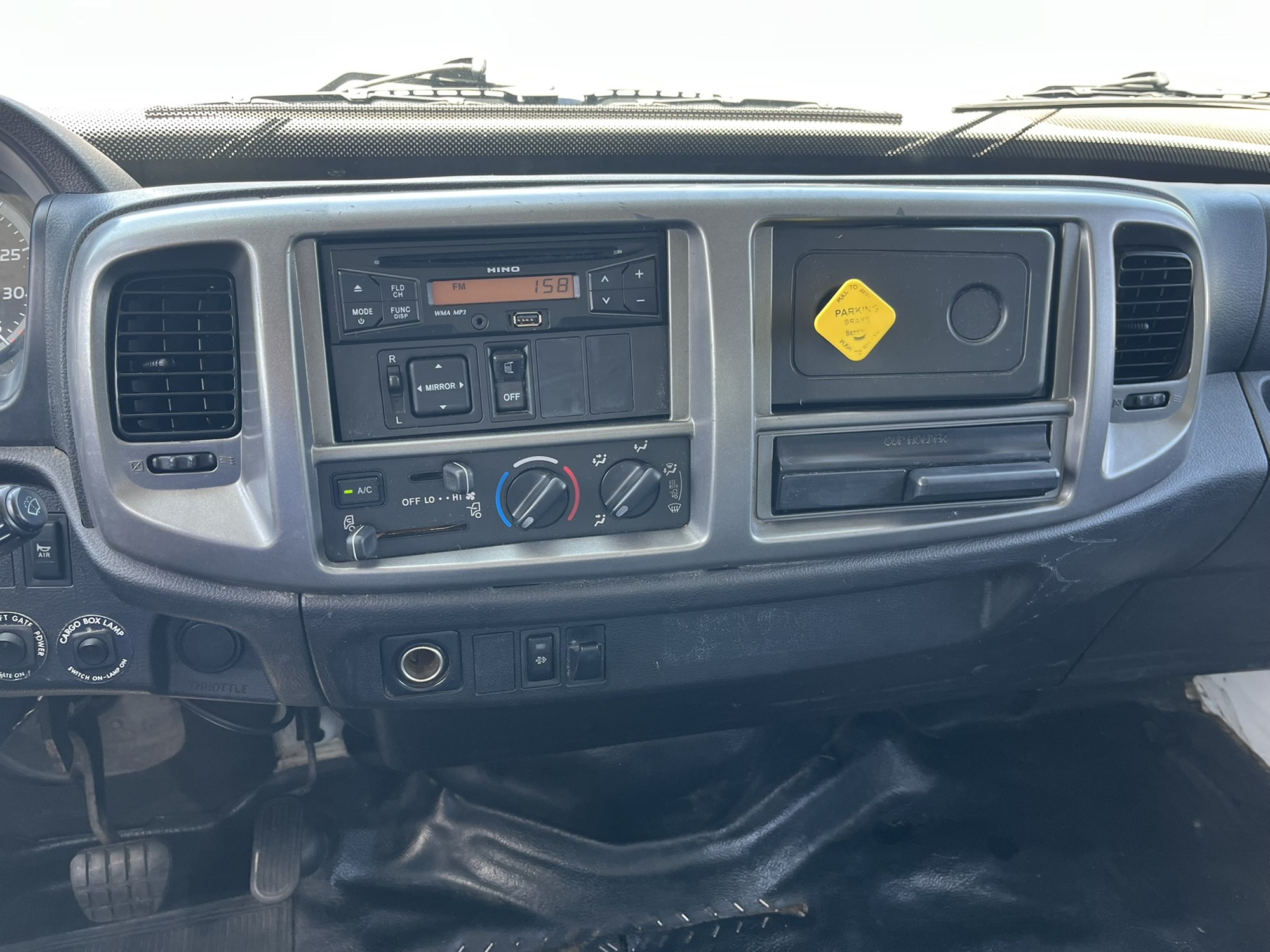 2017 HINO 338 1000472-17 2017 HINO 338 1000472-17