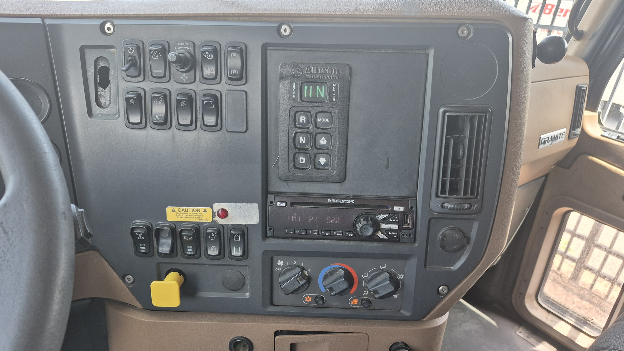 2017 MACK 700 1006759-09 2017 MACK 700 1006759-09
