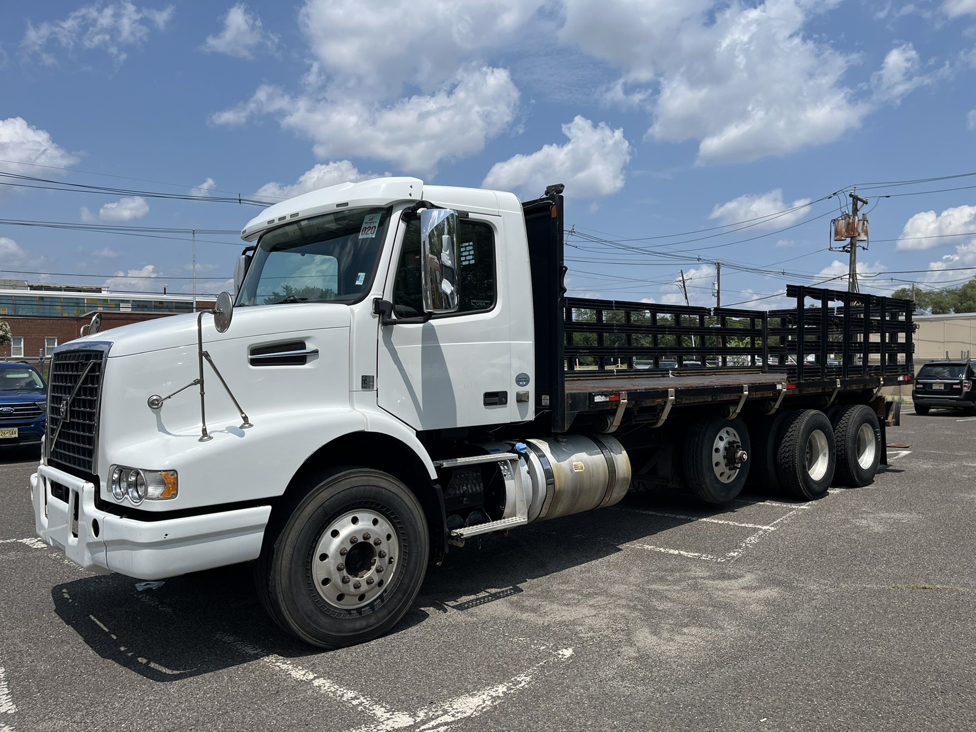 2014 VOLVO VHD 2014 VOLVO VHD - image 1 of 6