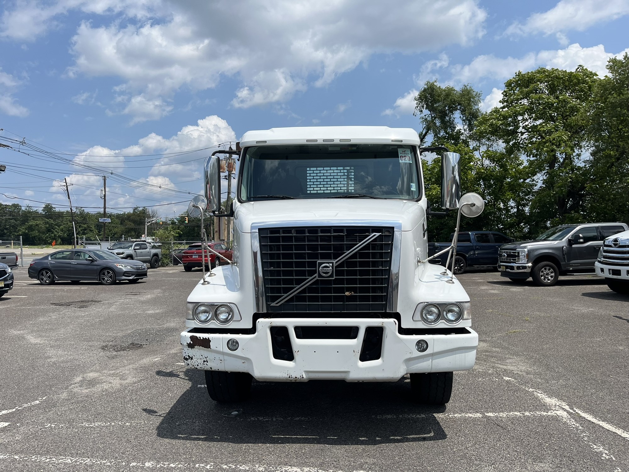 2014 VOLVO VHD 2014 VOLVO VHD - image 2 of 6