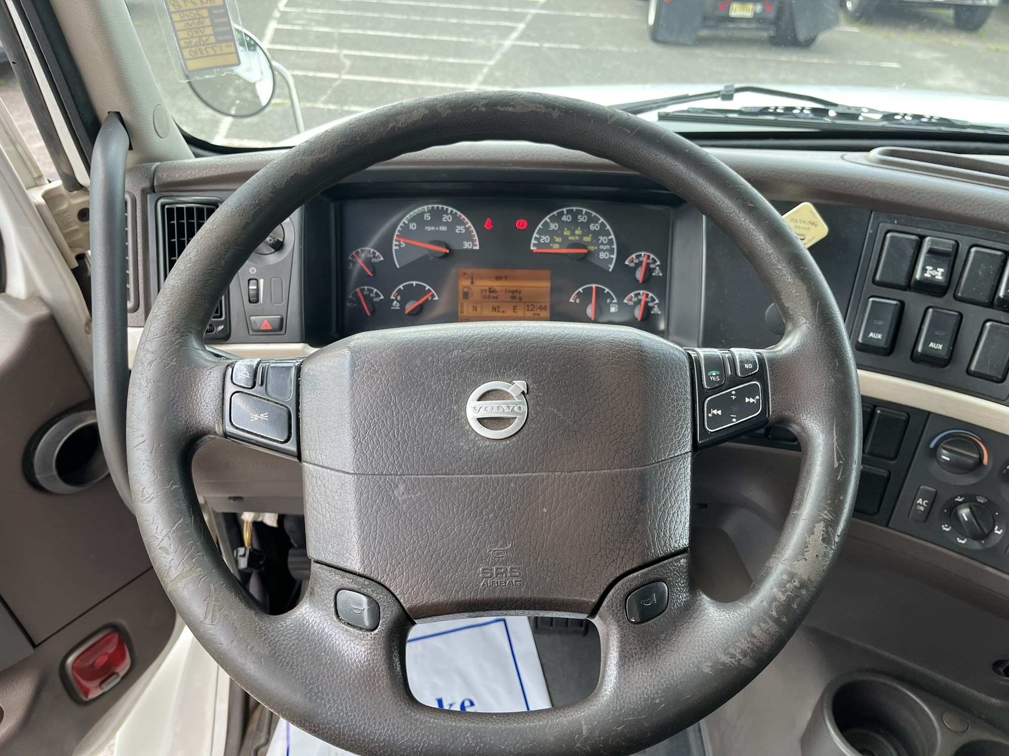 2014 VOLVO VHD 1025956-08 2014 VOLVO VHD 1025956-08