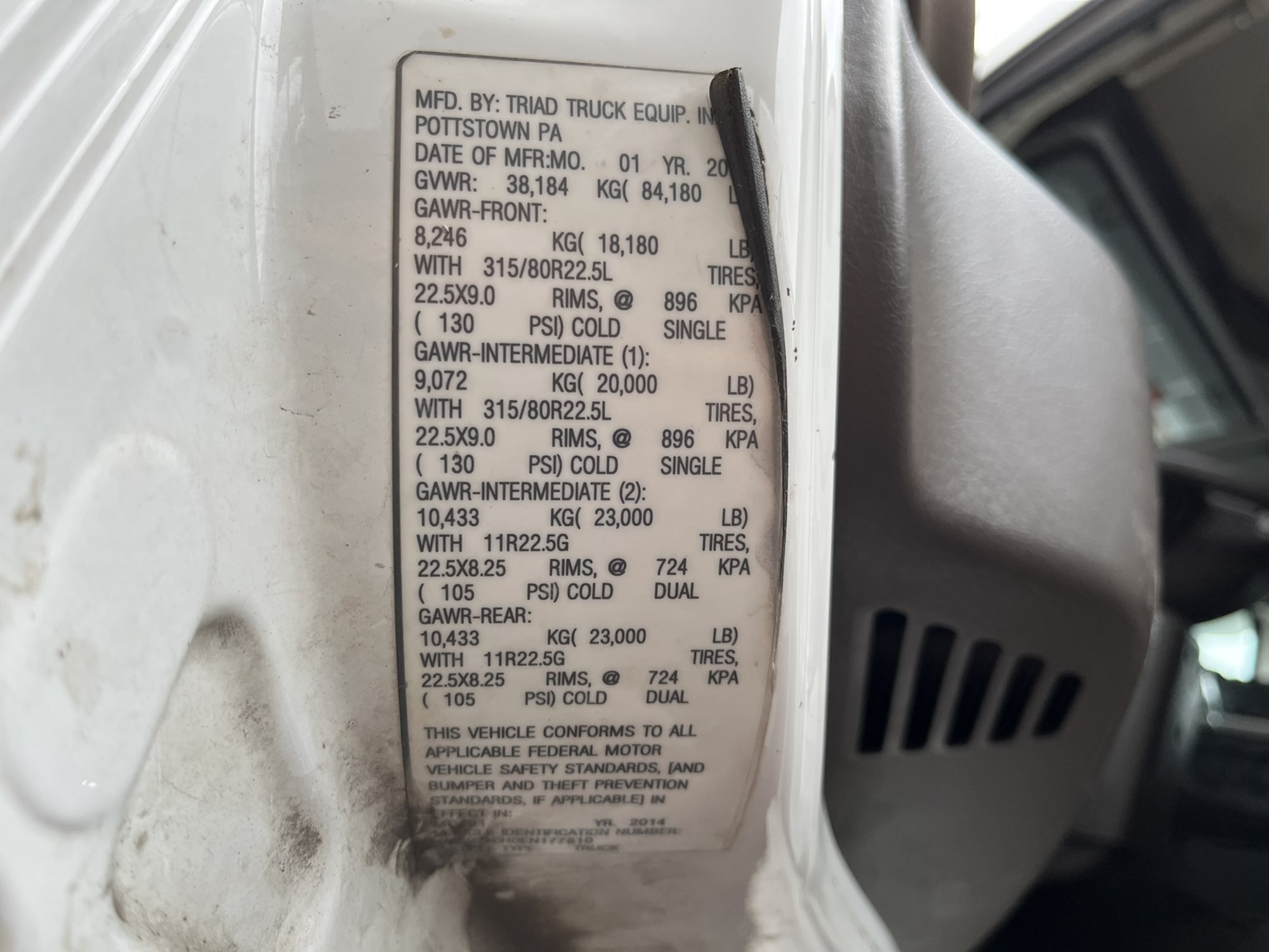 2014 VOLVO VHD 1025956-16 2014 VOLVO VHD 1025956-16