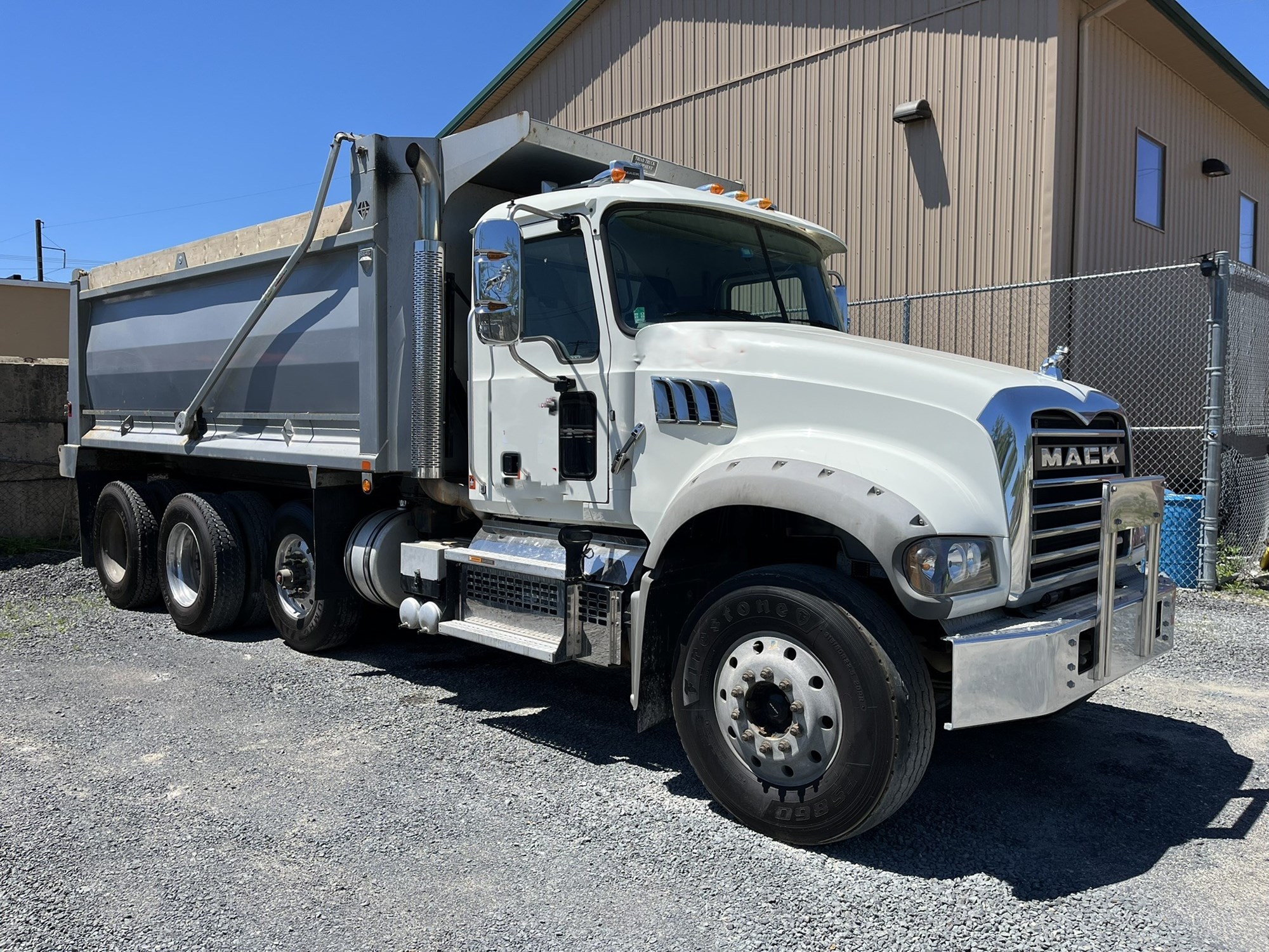 2021 MACK GRANITE 1071048-02 2021 MACK GRANITE 1071048-02