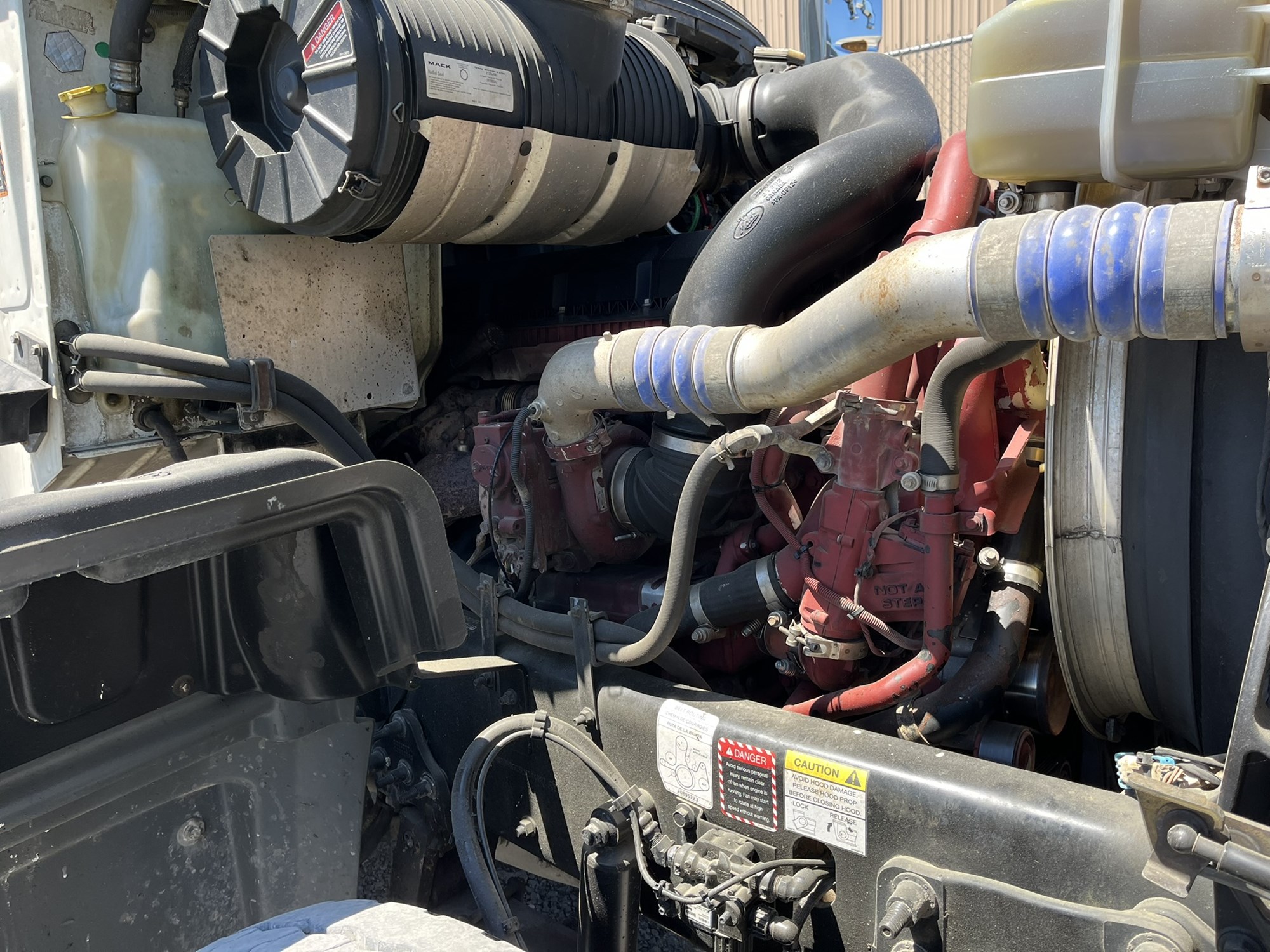 2021 MACK GRANITE 1071048-17 2021 MACK GRANITE 1071048-17