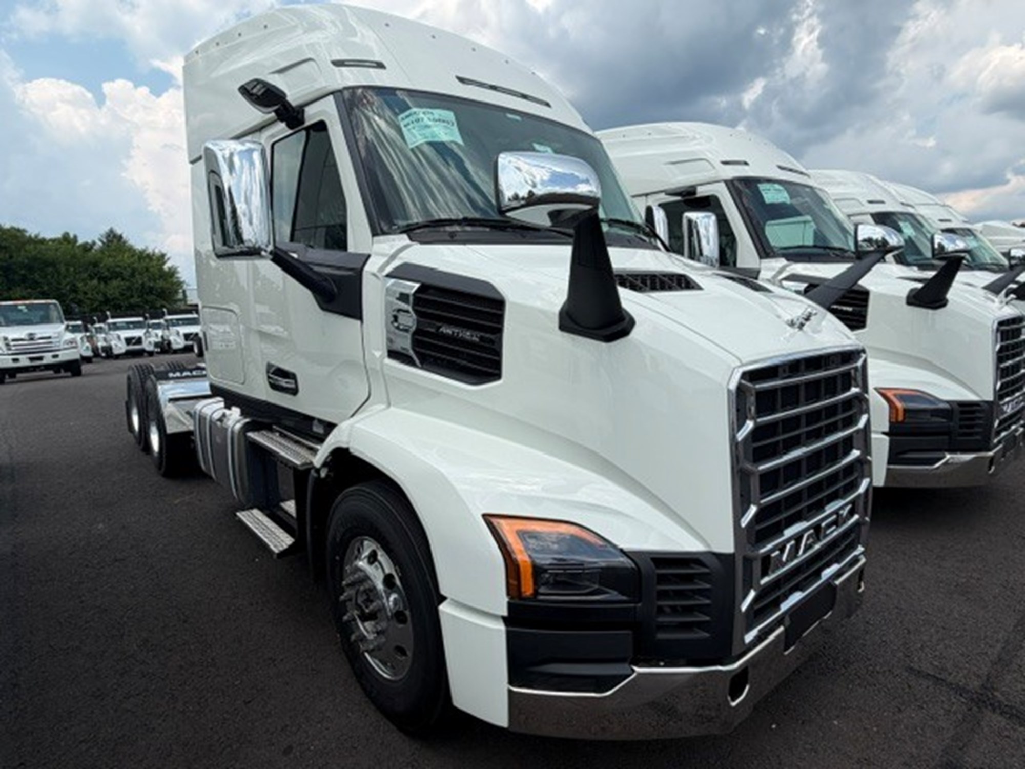 2027 MACK AN64TV04 2027 MACK AN64TV04 - image 1 of 6