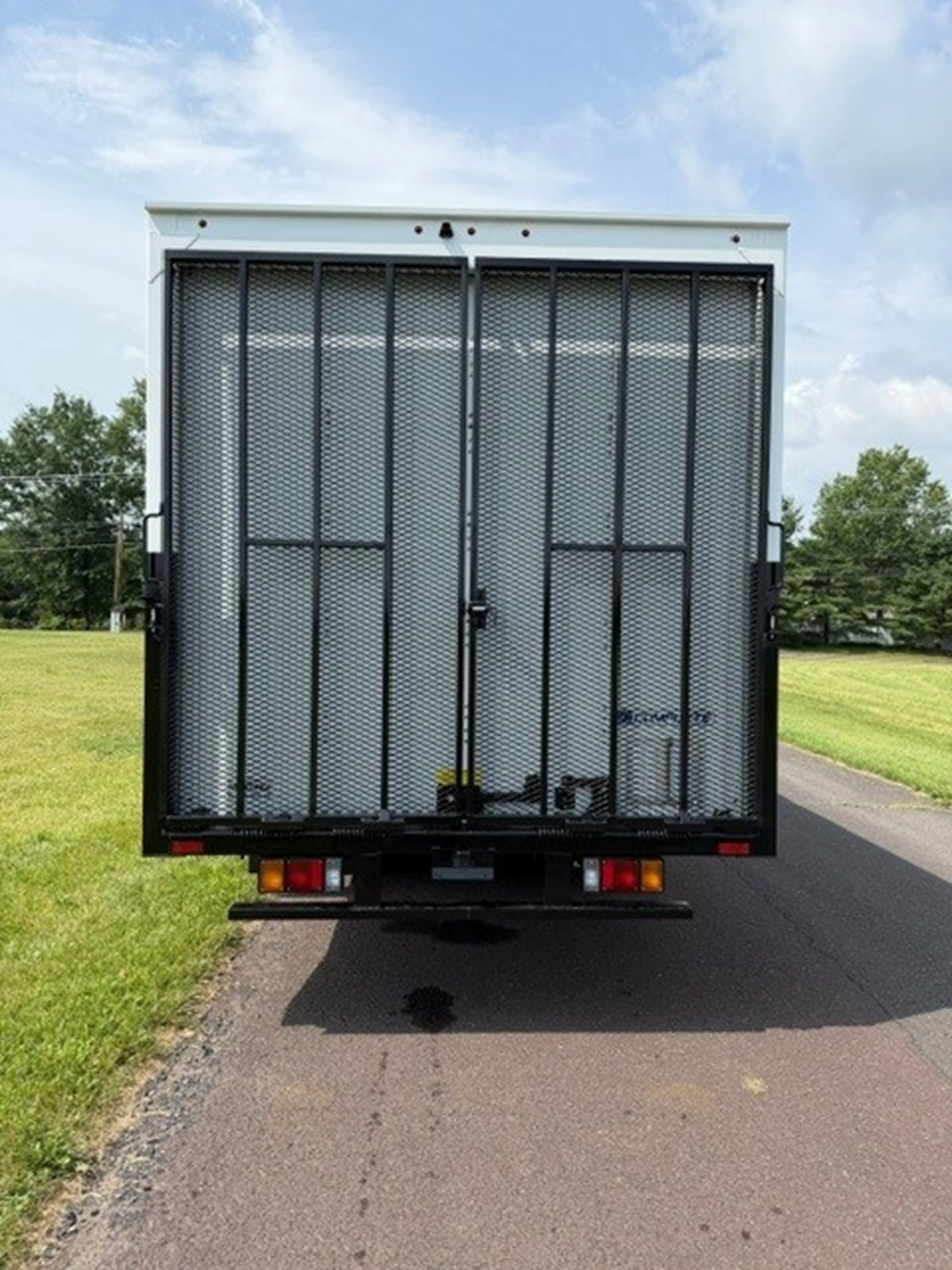 2026 Isuzu NPR GAS HD 2026 Isuzu NPR GAS HD - image 2 of 4