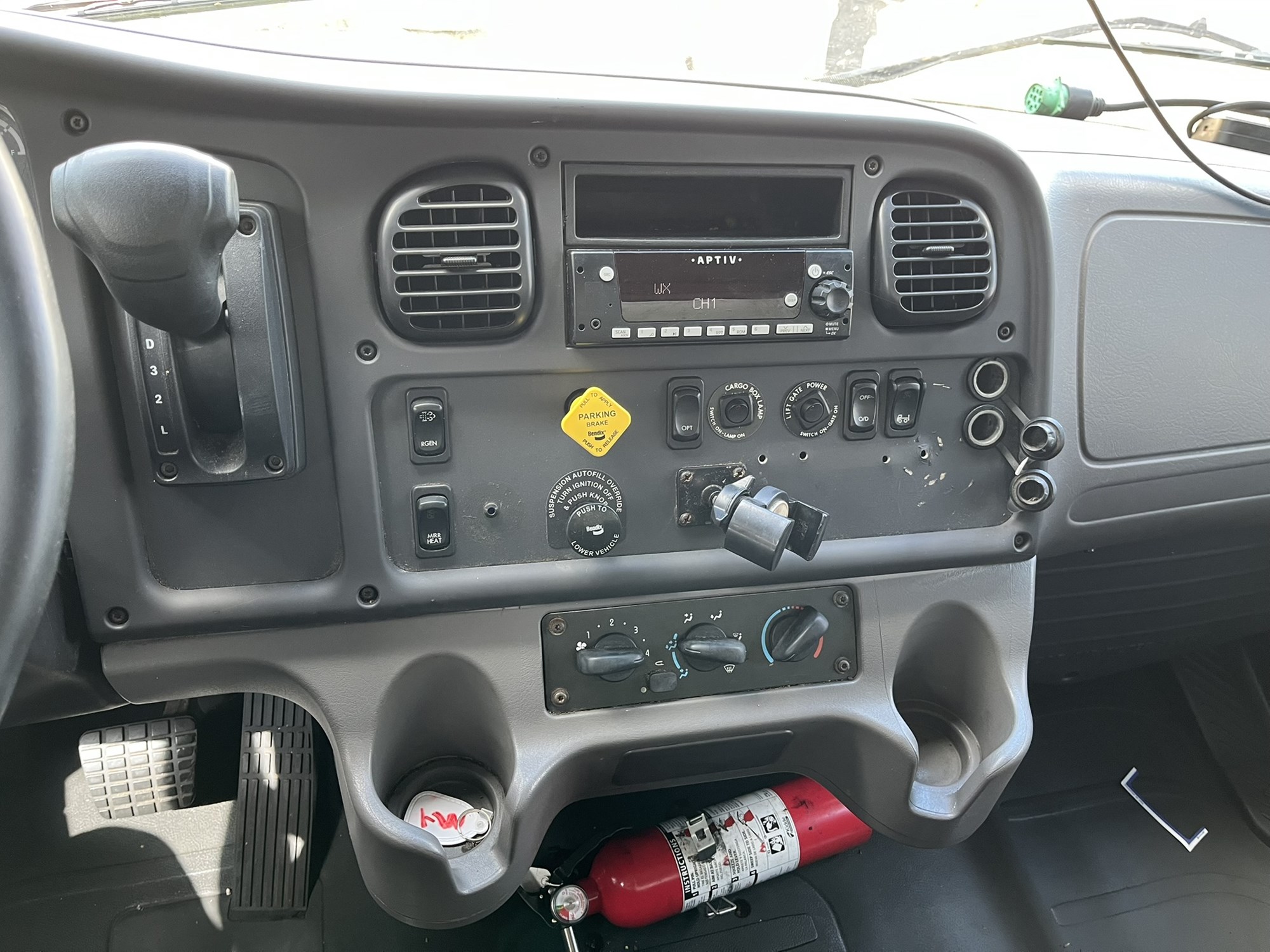 2016 FREIGHTLINER M2 1117994-03 2016 FREIGHTLINER M2 1117994-03