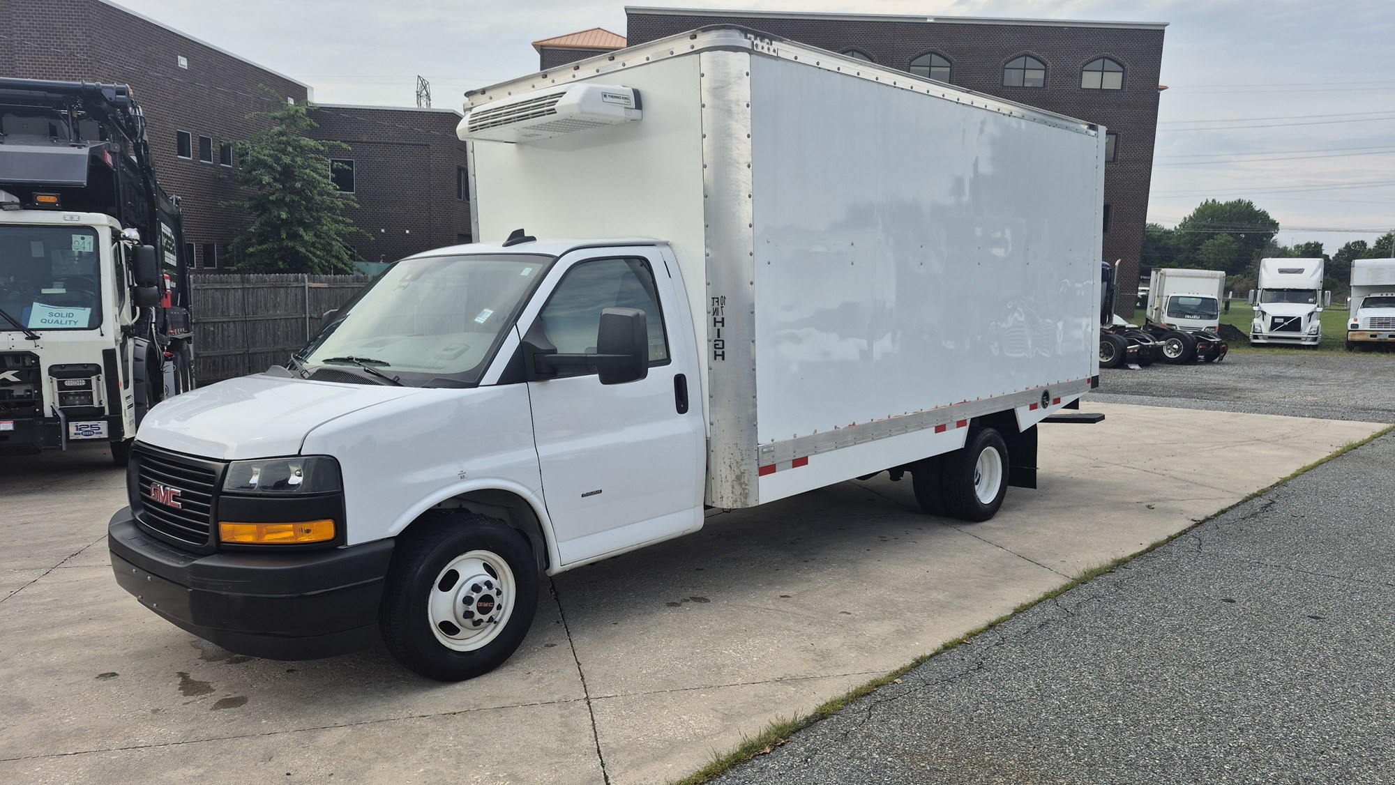 2024 GMC SAVANA 3500 2024 GMC SAVANA 3500 - image 1 of 6