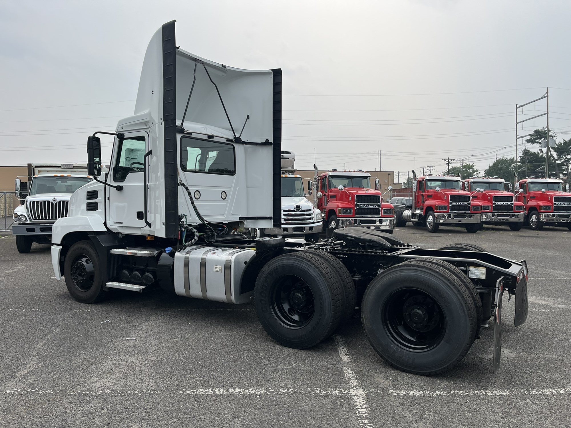 2023 MACK ANTHEM 1119825-06 2023 MACK ANTHEM 1119825-06