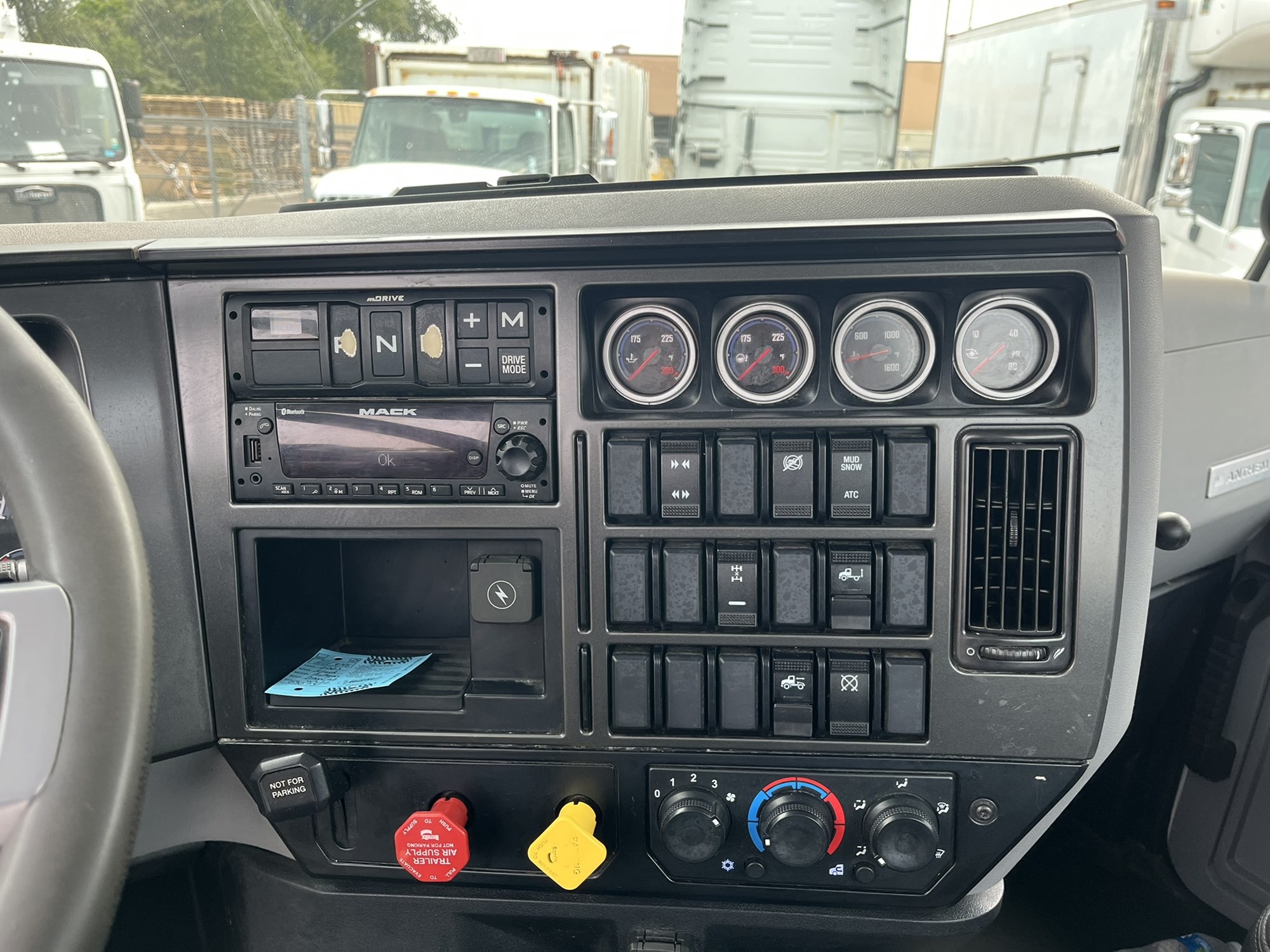 2023 MACK ANTHEM 1119825-10 2023 MACK ANTHEM 1119825-10