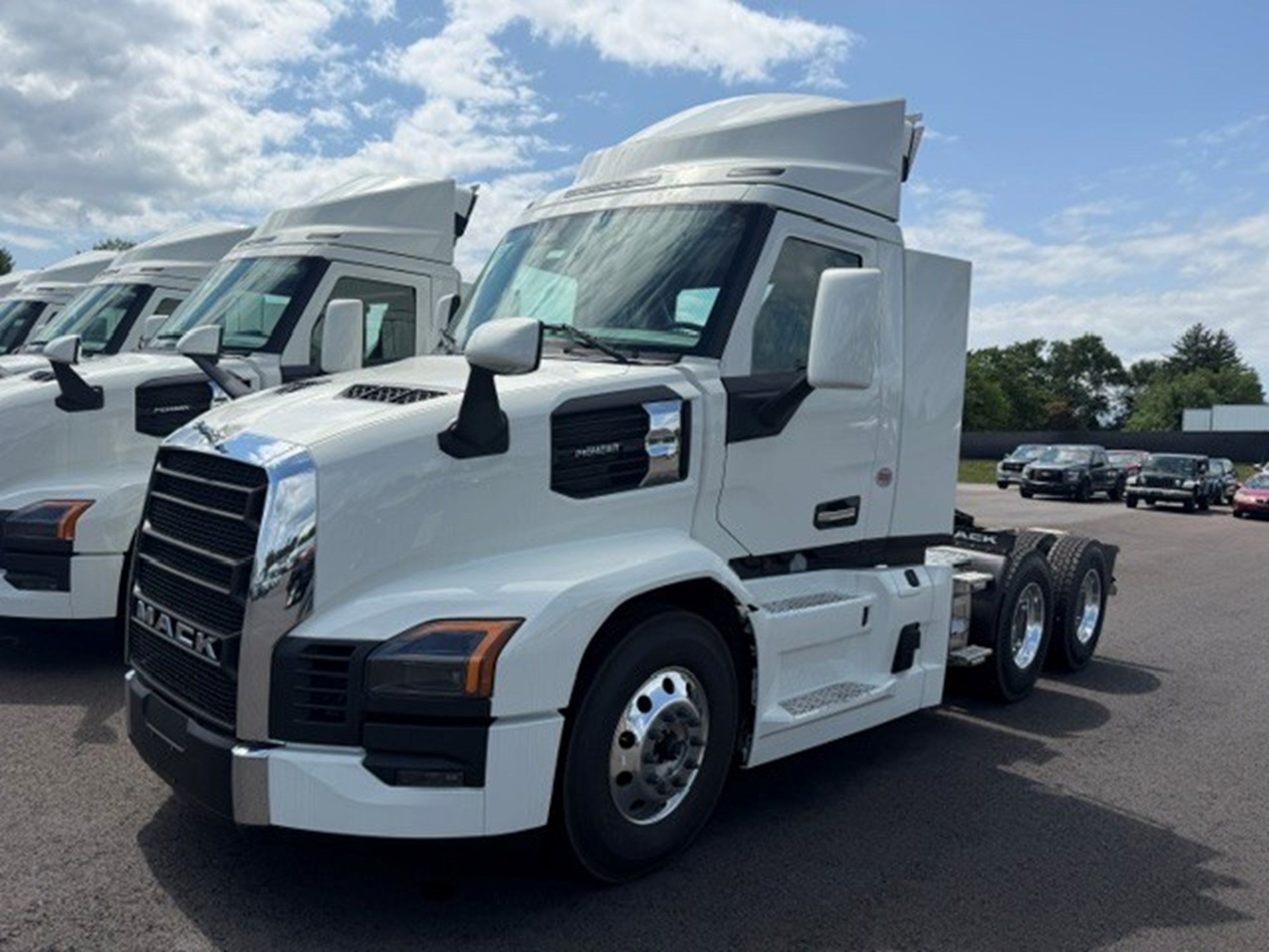 2026 MACK PIONEER 64T MOD 1120892-01 2026 MACK PIONEER 64T MOD 1120892-01