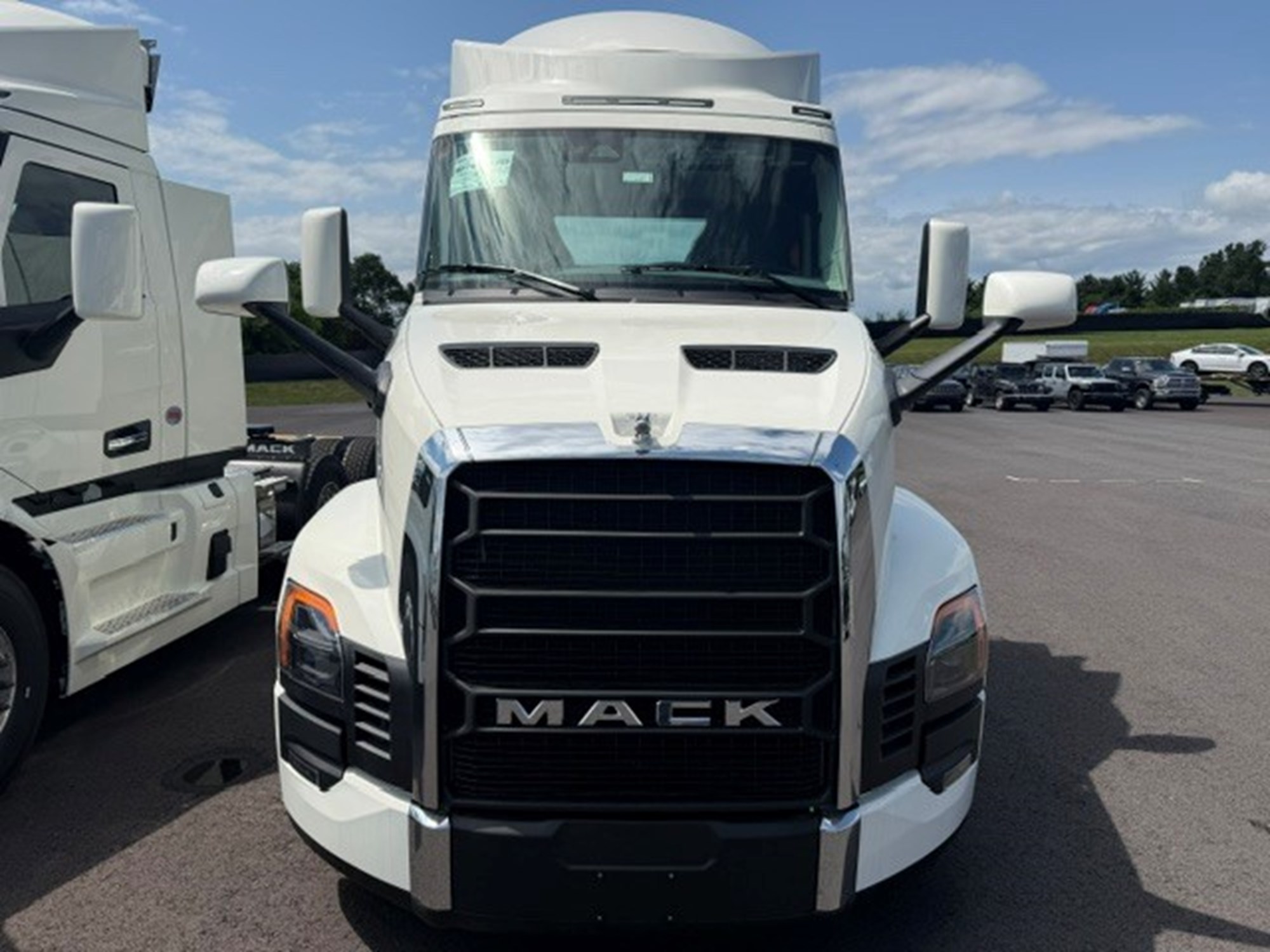 2026 MACK PIONEER 64T MOD 1120892-02 2026 MACK PIONEER 64T MOD 1120892-02