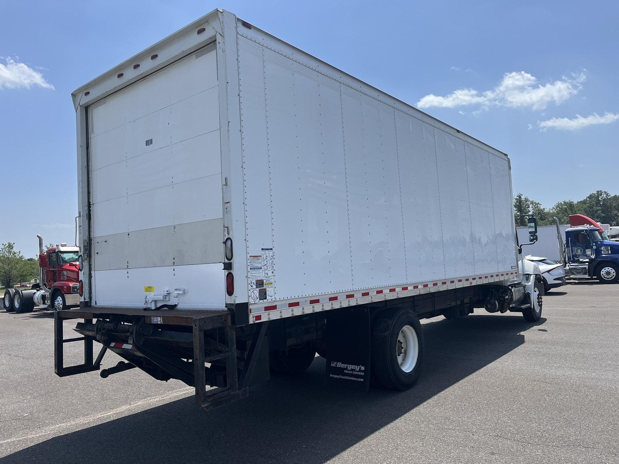 2019 HINO 268A 1203019-06 2019 HINO 268A 1203019-06