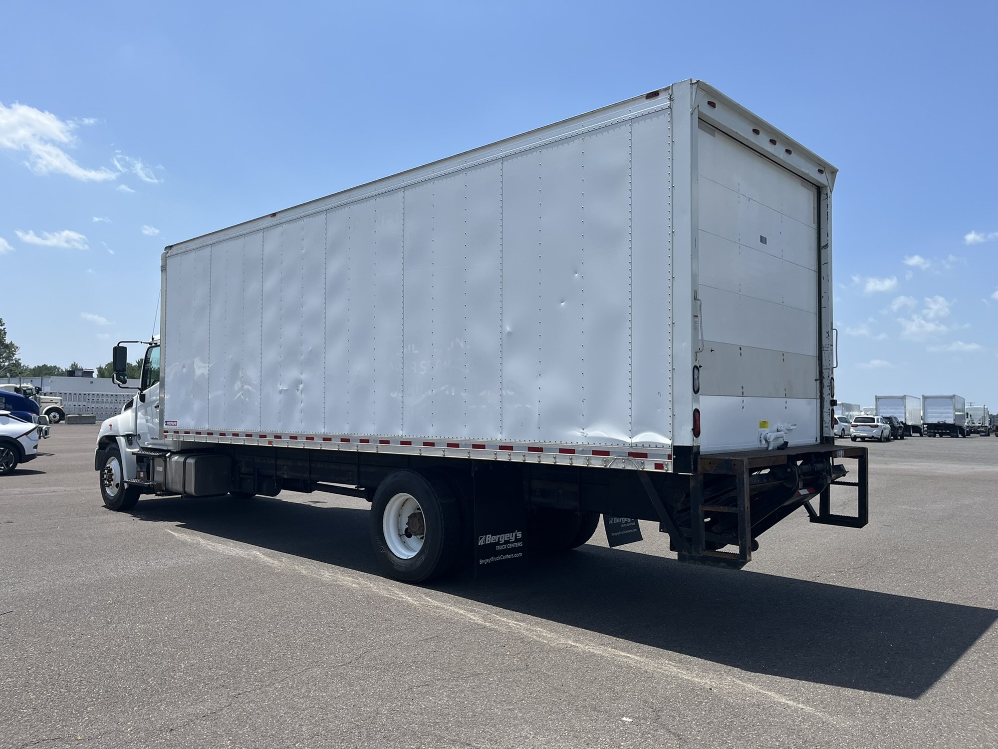 2019 HINO 268A 1203019-08 2019 HINO 268A 1203019-08