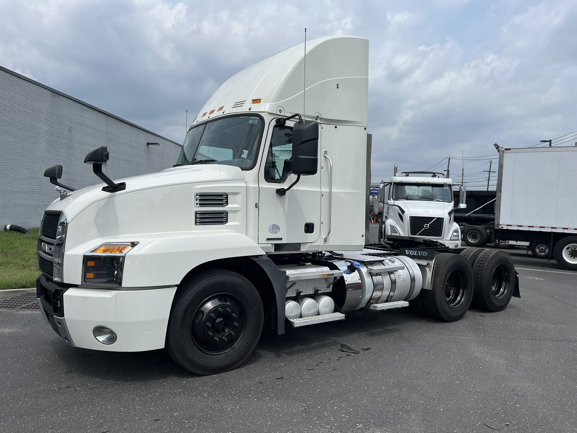 2019 MACK ANTHEM DAY CAB 2019 MACK ANTHEM DAY CAB - image 1 of 6