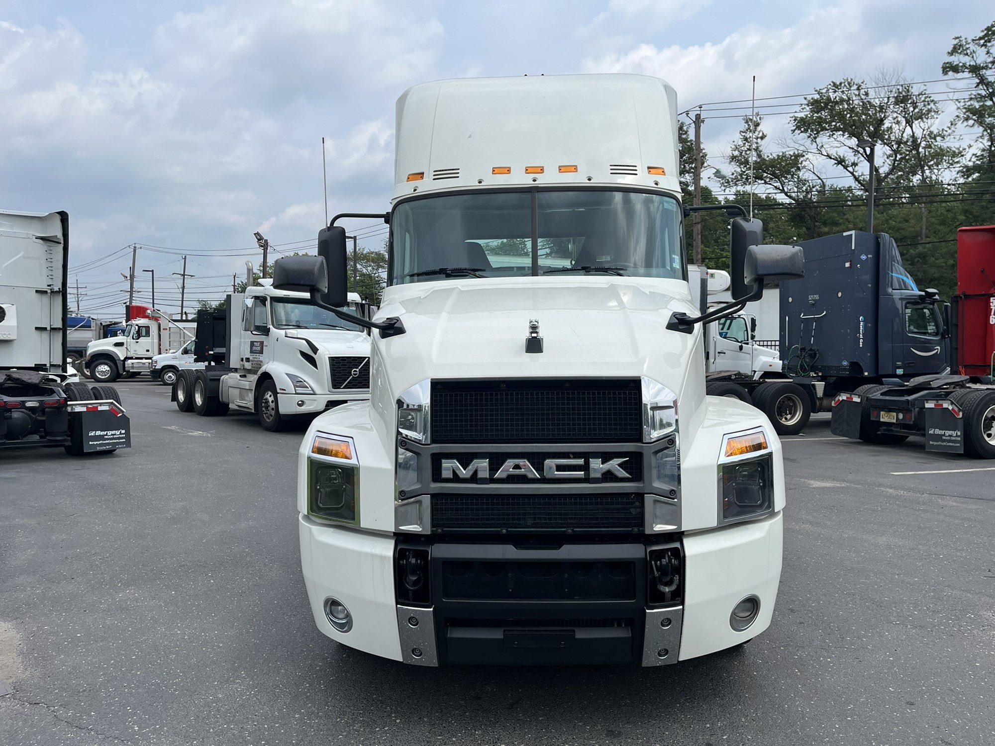 2019 MACK ANTHEM DAY CAB 2019 MACK ANTHEM DAY CAB - image 2 of 6