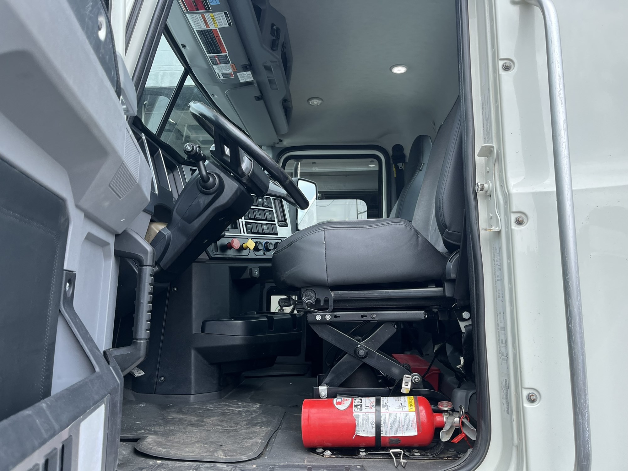 2019 MACK ANTHEM DAY CAB 1001073-07 2019 MACK ANTHEM DAY CAB 1001073-07