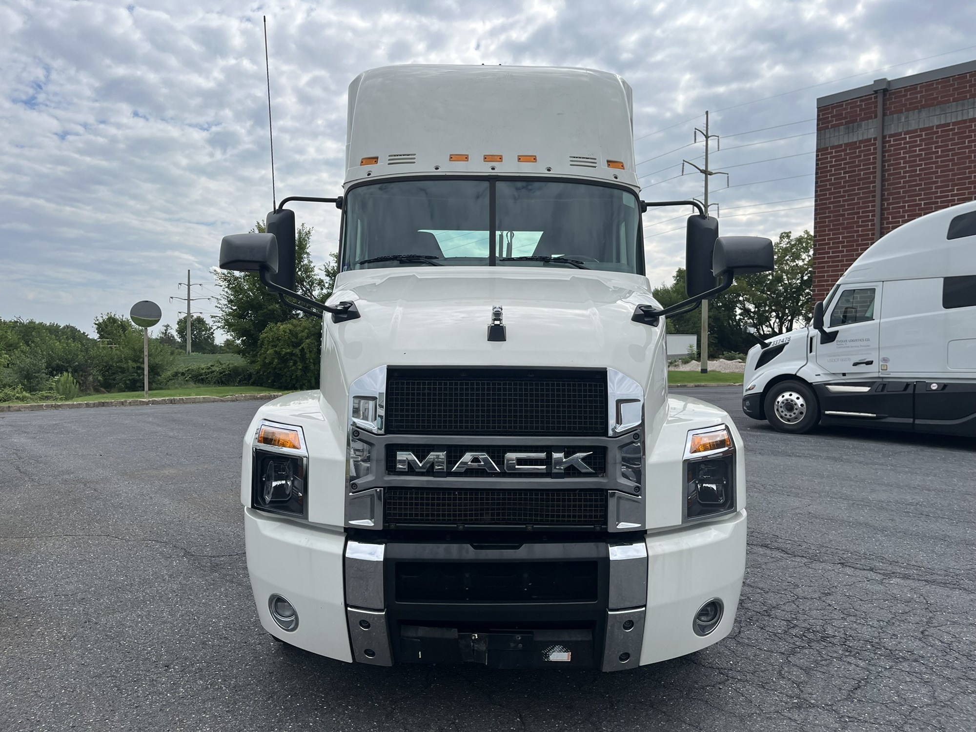 2019 MACK ANTHEM 2019 MACK ANTHEM - image 2 of 6