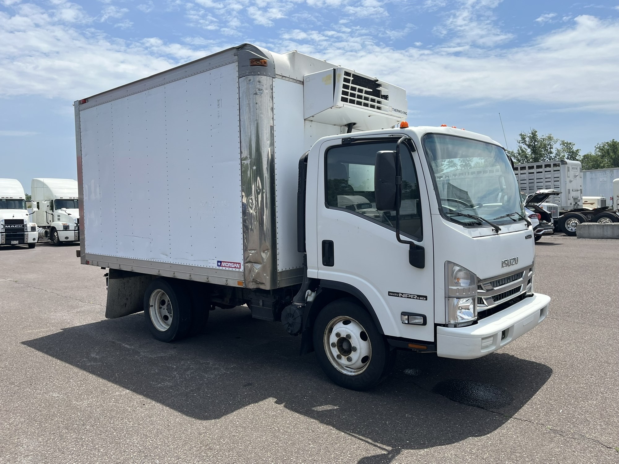 2018 ISUZU NPR HD 1034608-03 2018 ISUZU NPR HD 1034608-03