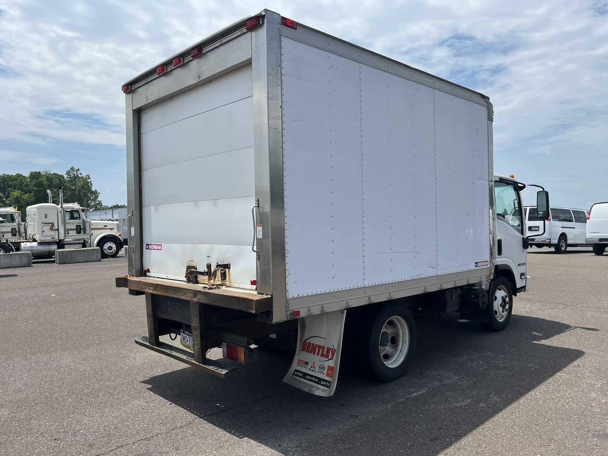 2018 ISUZU NPR HD 1034608-04 2018 ISUZU NPR HD 1034608-04