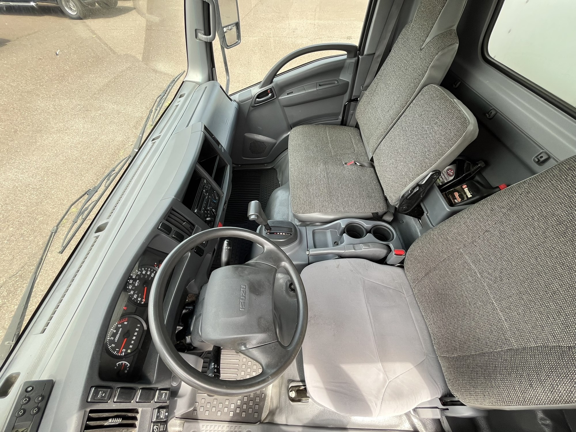 2018 ISUZU NPR HD 1034608-12 2018 ISUZU NPR HD 1034608-12