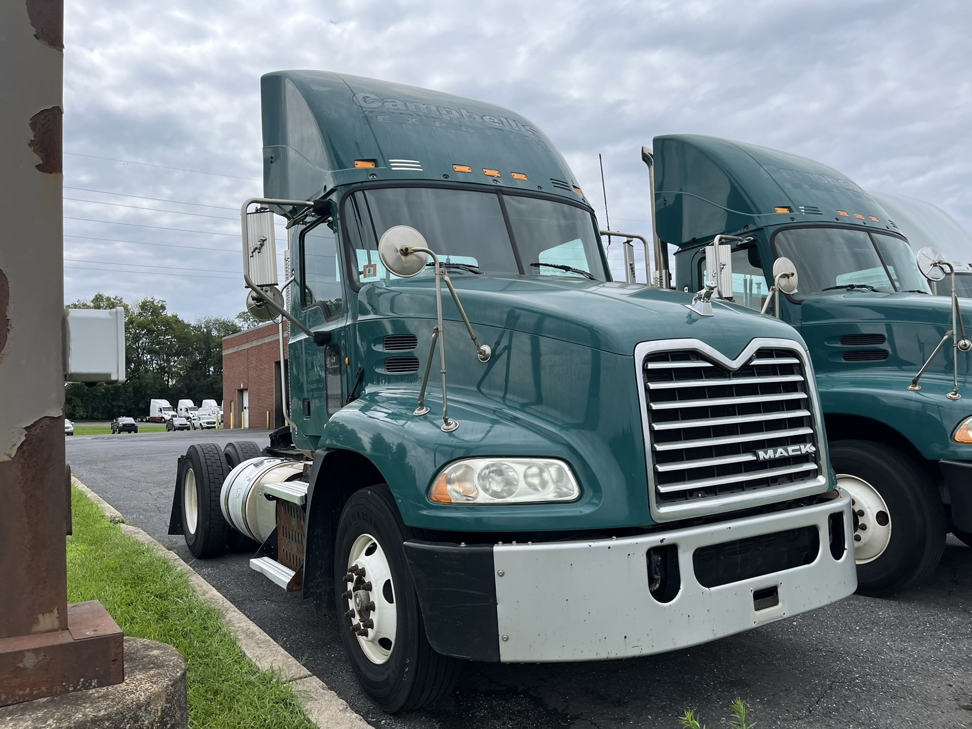 2015 MACK CXU612 2015 MACK CXU612 - image 3 of 6