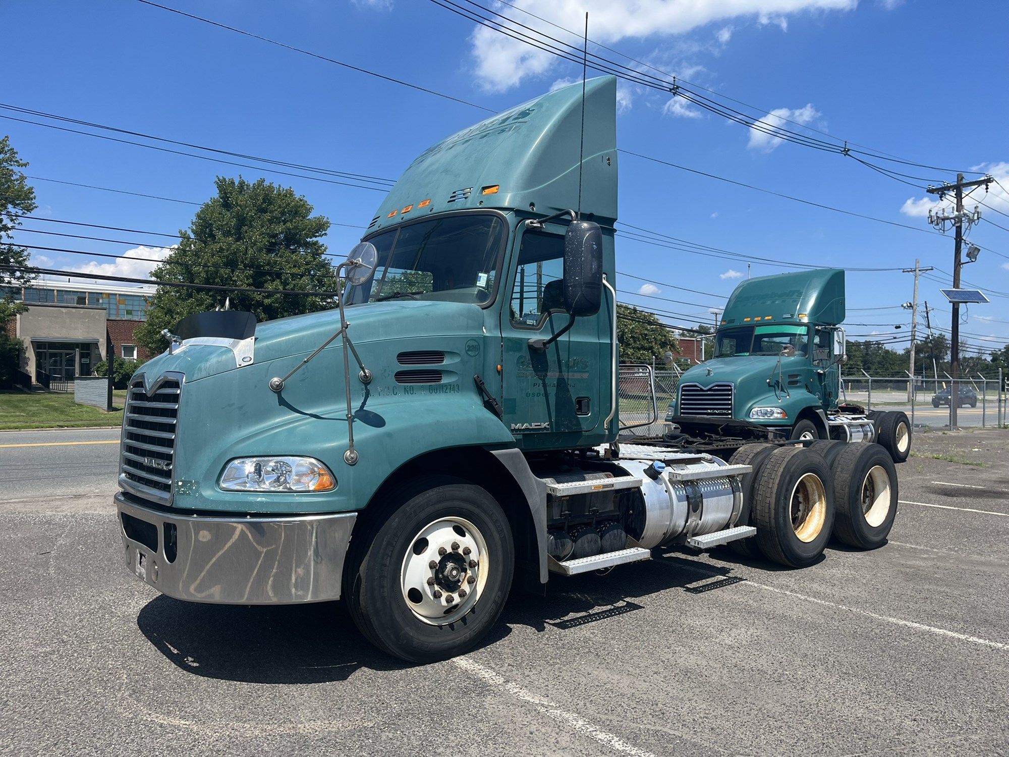 2011 MACK CXN613 1081727-01 2011 MACK CXN613 1081727-01