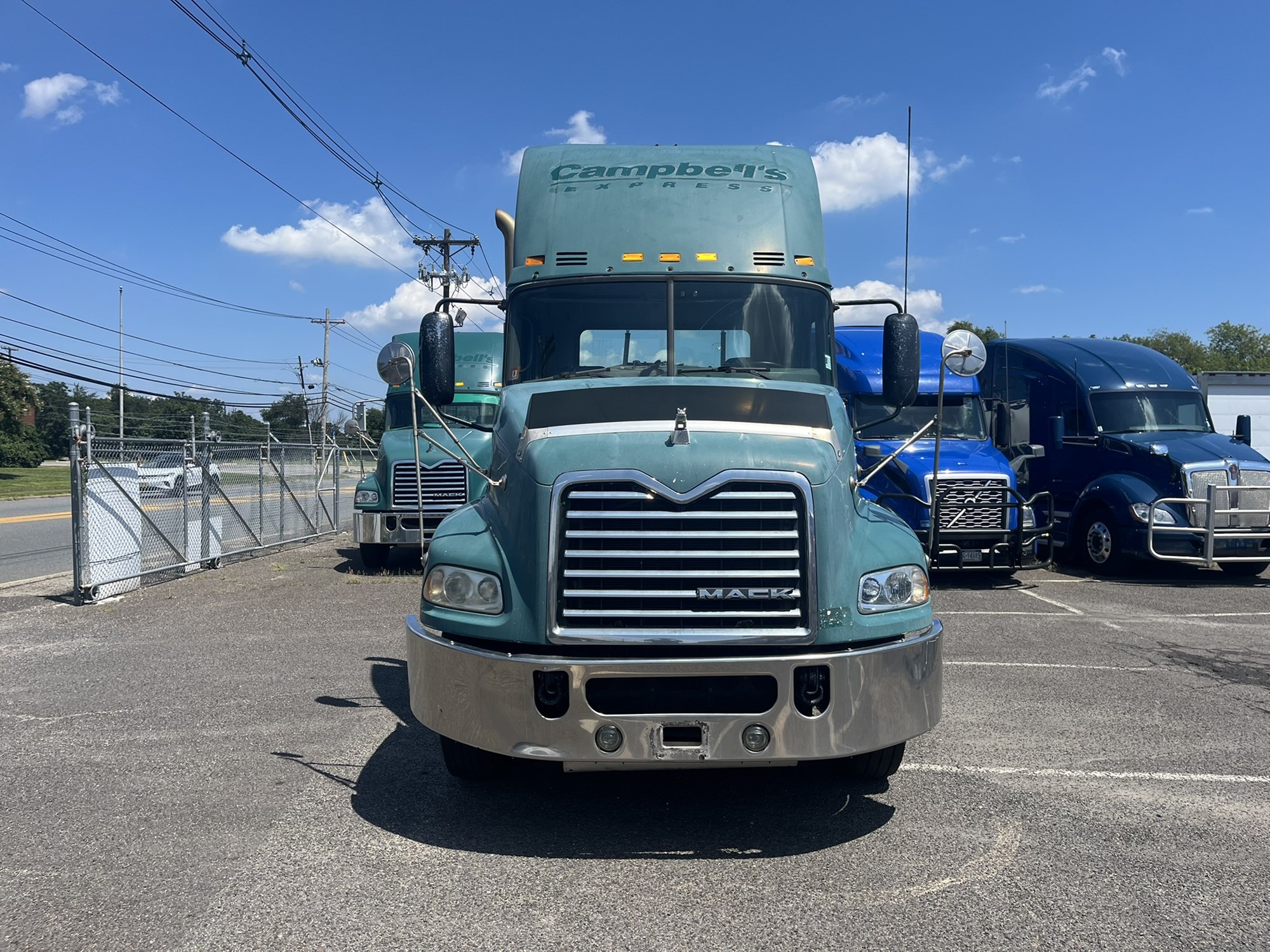 2011 MACK CXN613 1081727-02 2011 MACK CXN613 1081727-02