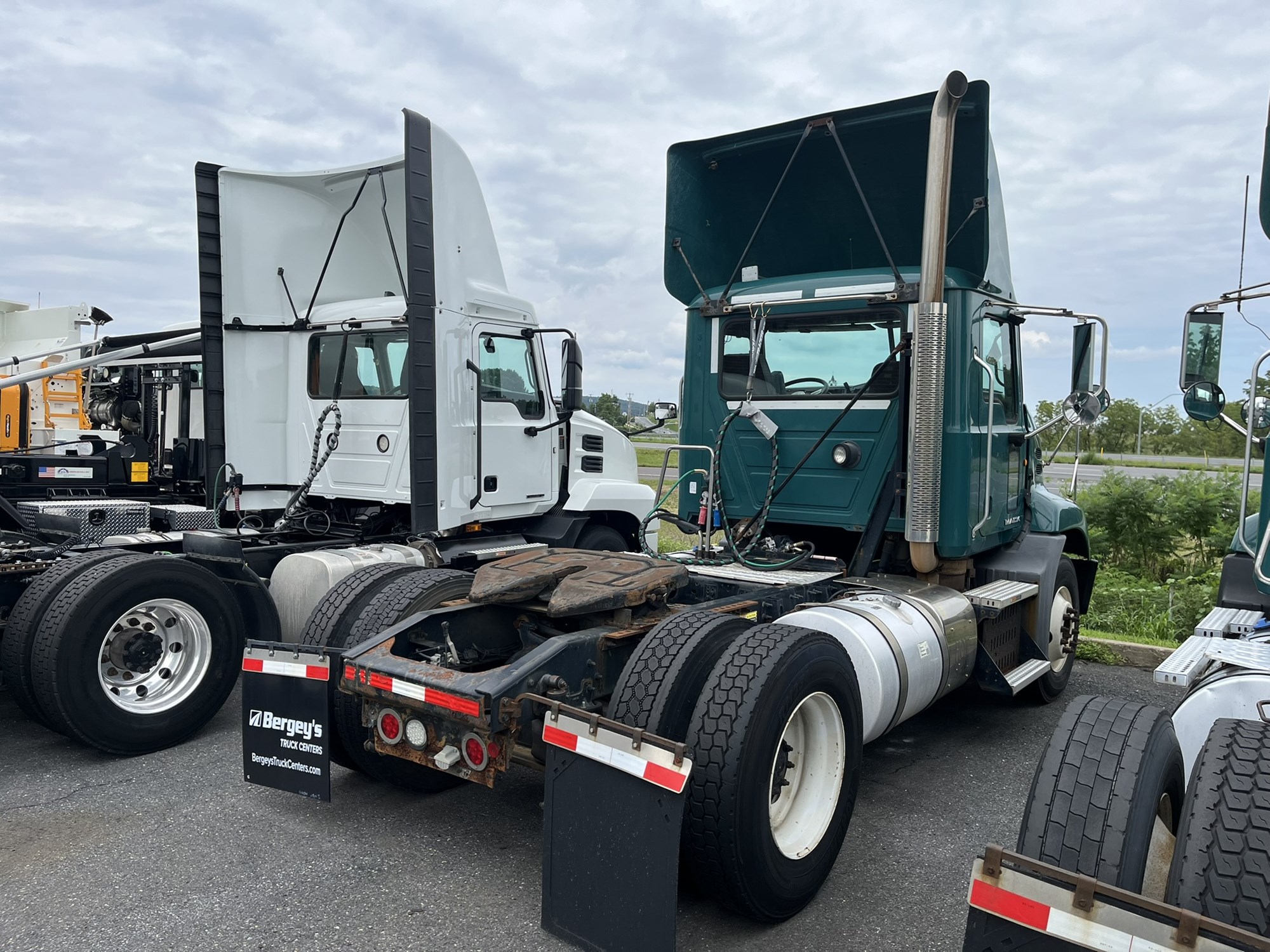 2014 MACK CXU612 2014 MACK CXU612 - image 4 of 6