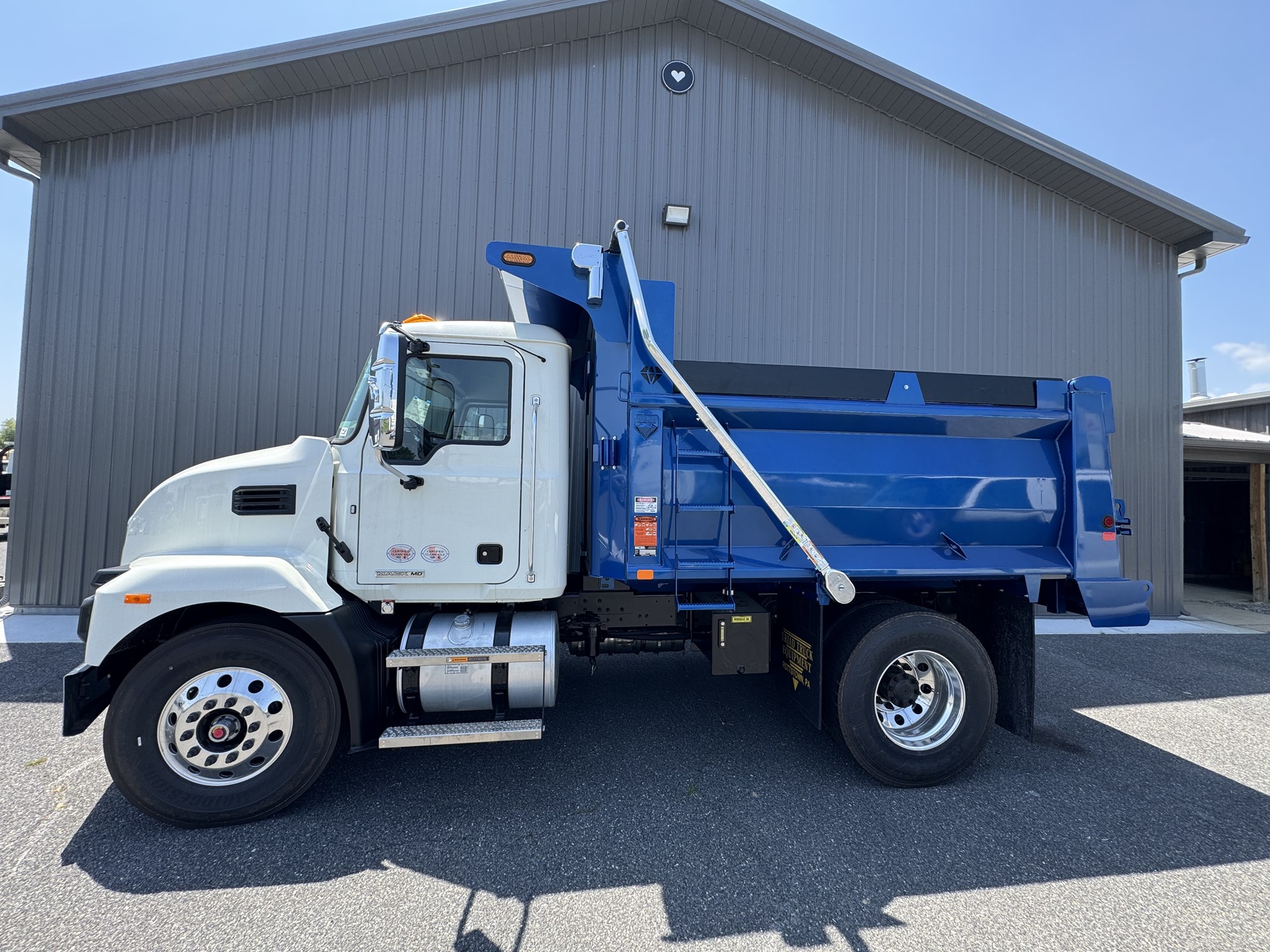 2026 MACK MD742 2026 MACK MD742 - image 2 of 6
