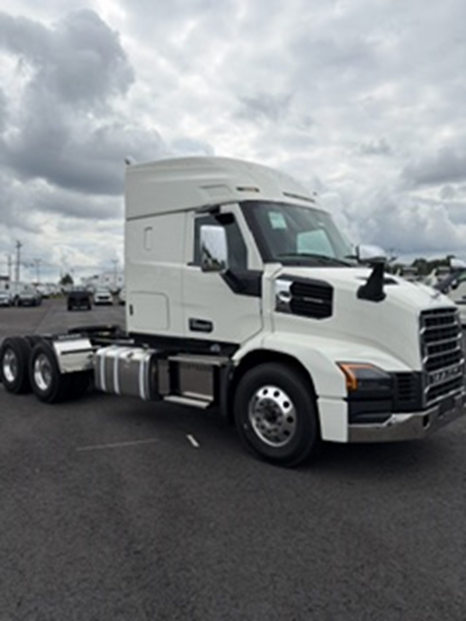2027 MACK AN64TV04 2027 MACK AN64TV04 - image 2 of 6