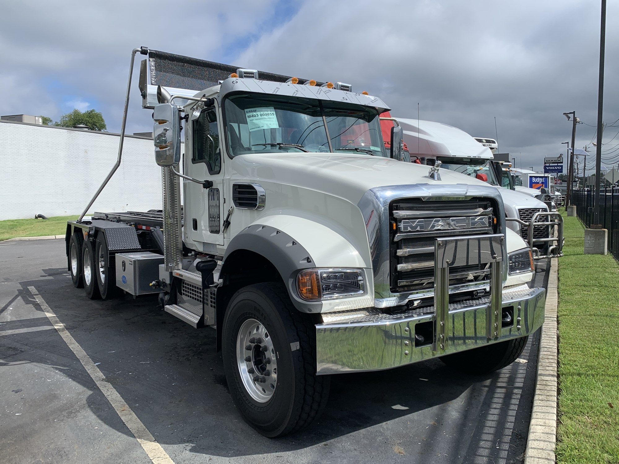2027 MACK GR84F 2027 MACK GR84F - image 1 of 6